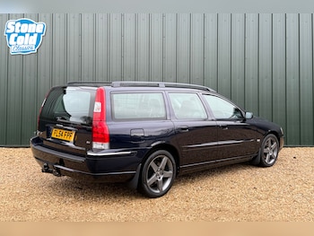 Used Volvo V70 2004 for sale - 77432899: Photo