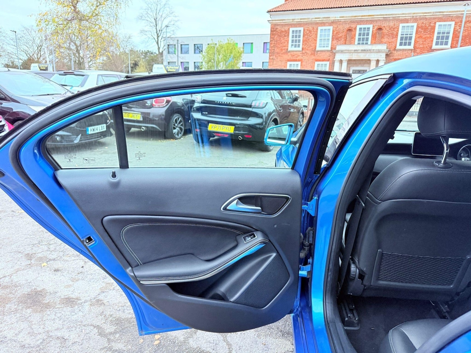 Used Mercedes-Benz A-Class for sale - 76992105: Photo 43