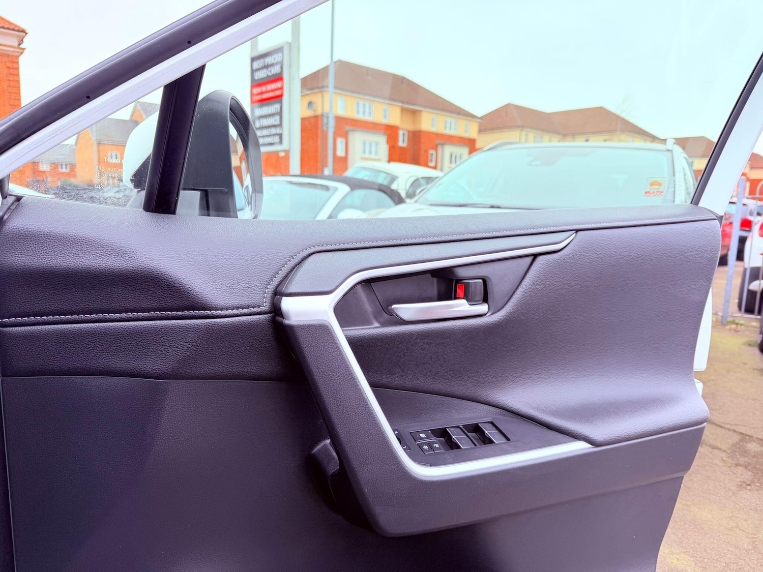 Used Toyota RAV4 2022 for sale - 77793840: Photo 48