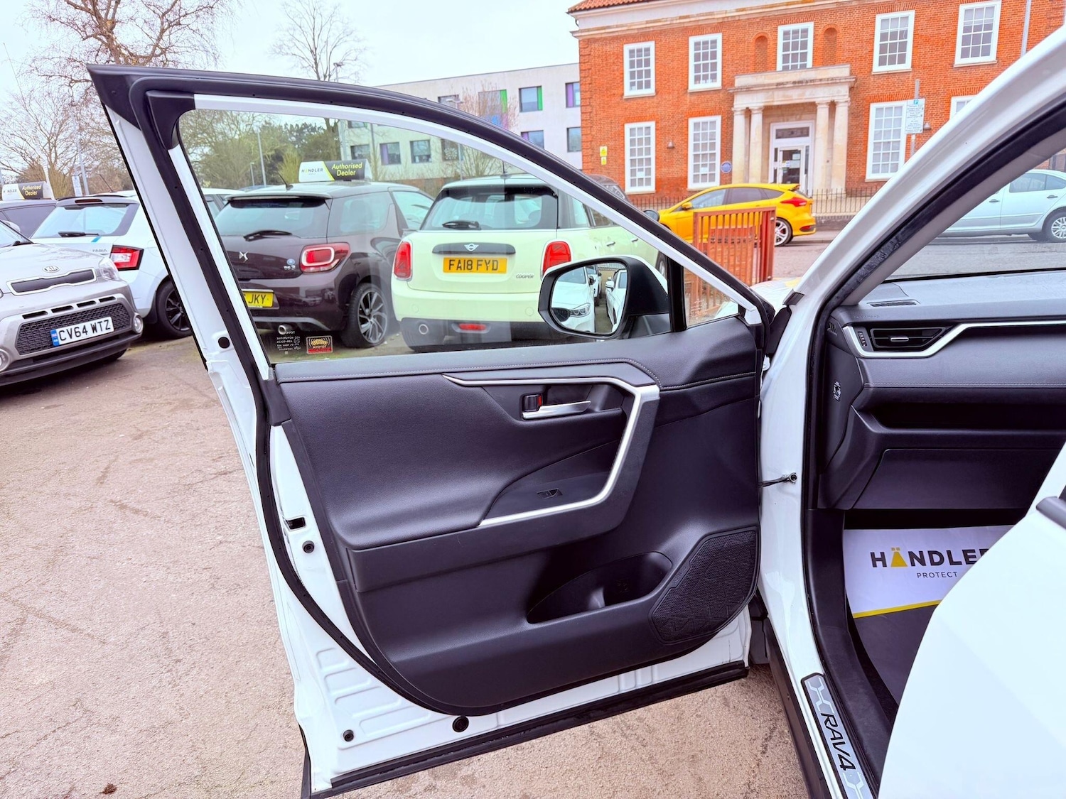 Used Toyota RAV4 2022 for sale - 77793840: Photo 49