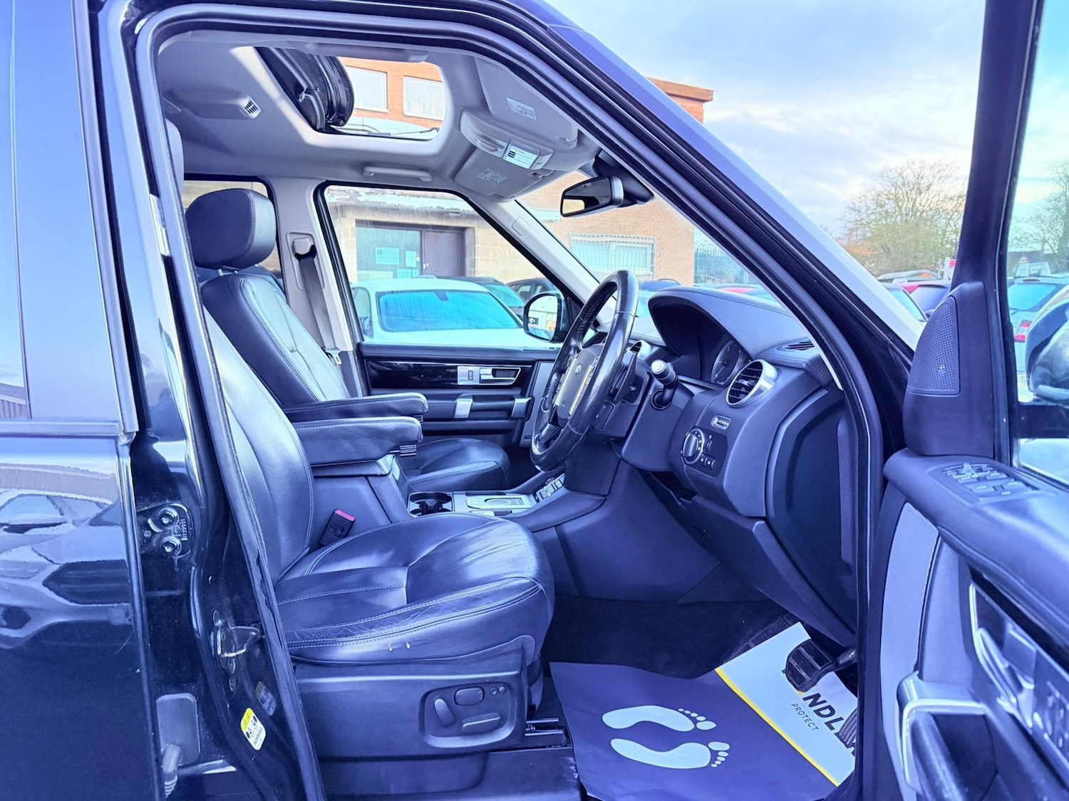 Used Land Rover Discovery 2016 for sale - 77229371: Photo 35