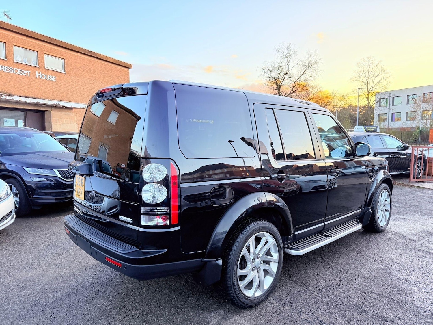 Used Land Rover Discovery 2016 for sale - 77229371: Photo 4