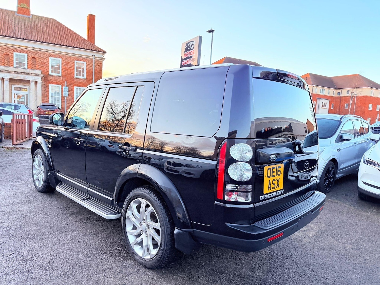 Used Land Rover Discovery 2016 for sale - 77229371: Photo 5