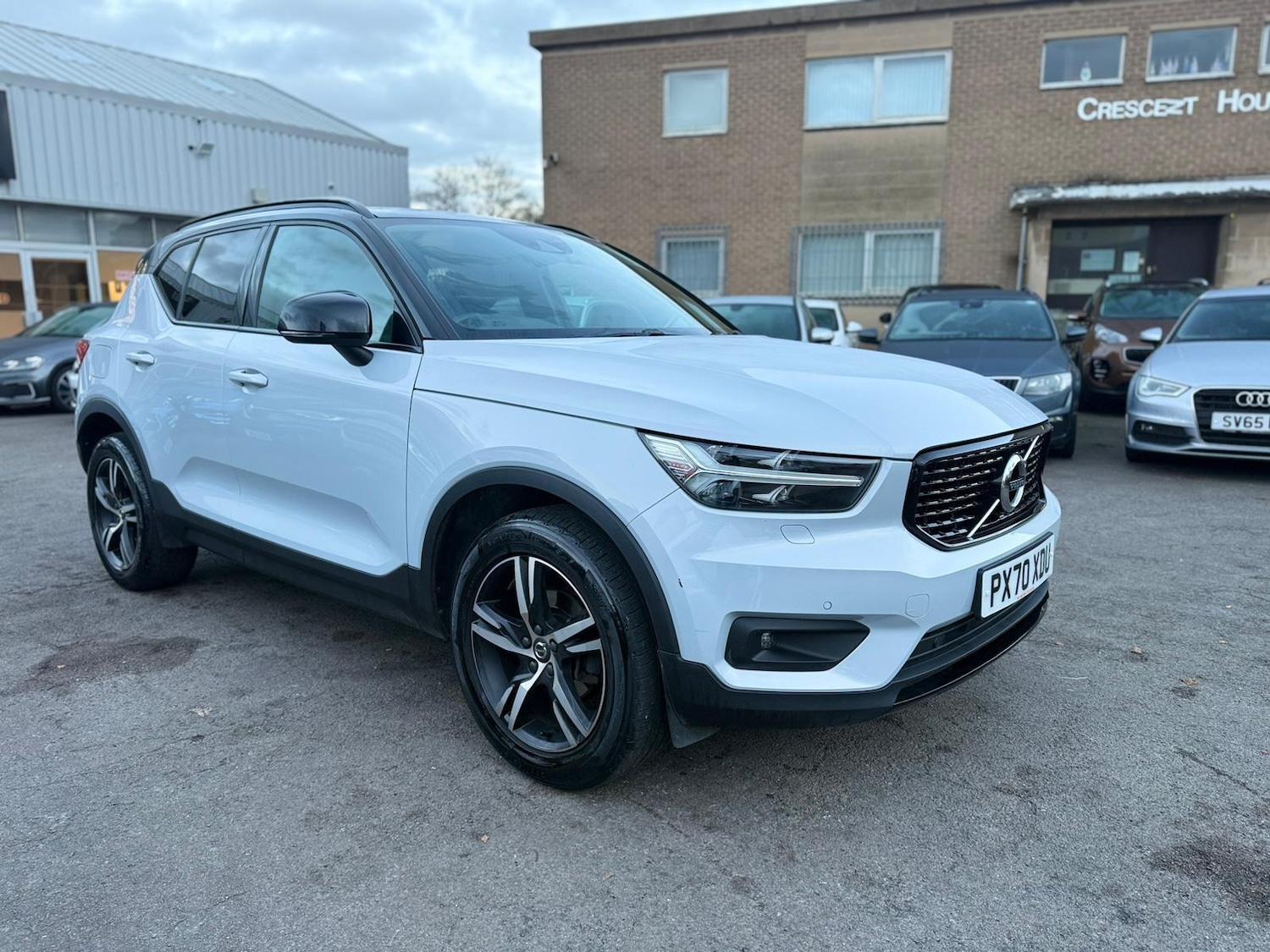 Used Volvo XC40 2020 for sale - 76913922: Photo 2