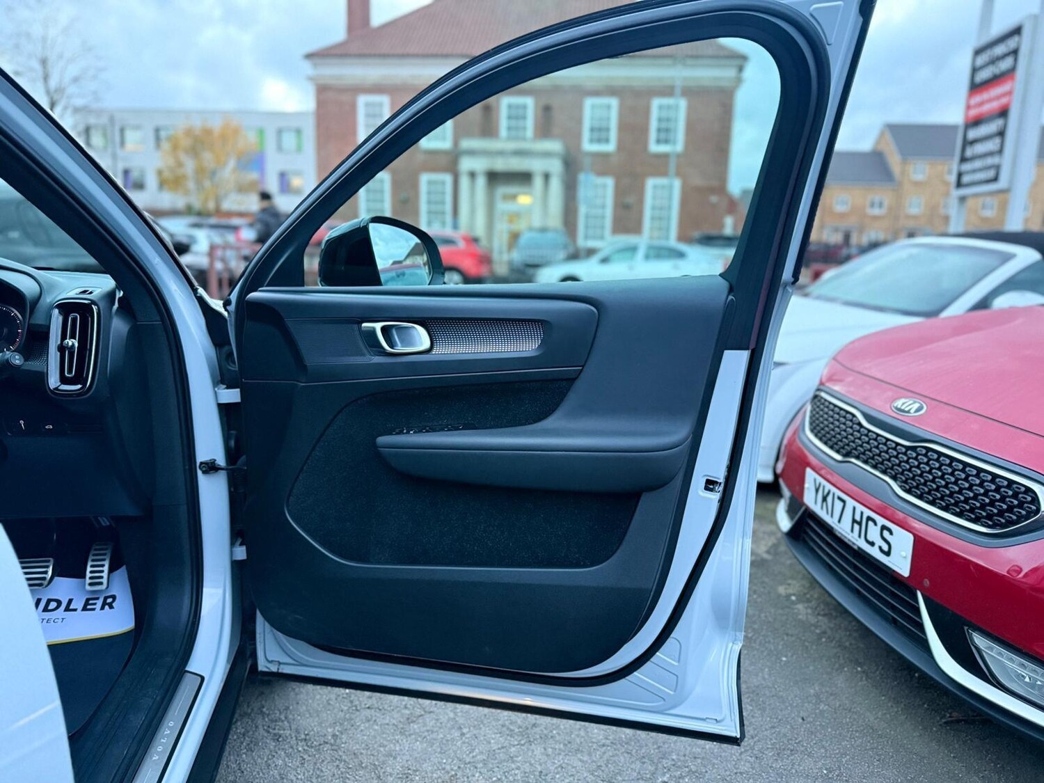 Used Volvo XC40 2020 for sale - 76913922: Photo 45