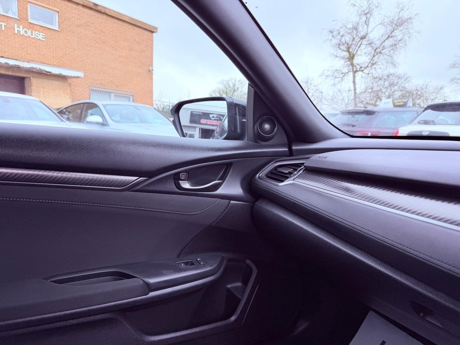 Used Honda Civic 2018 for sale - 77400830: Photo 46