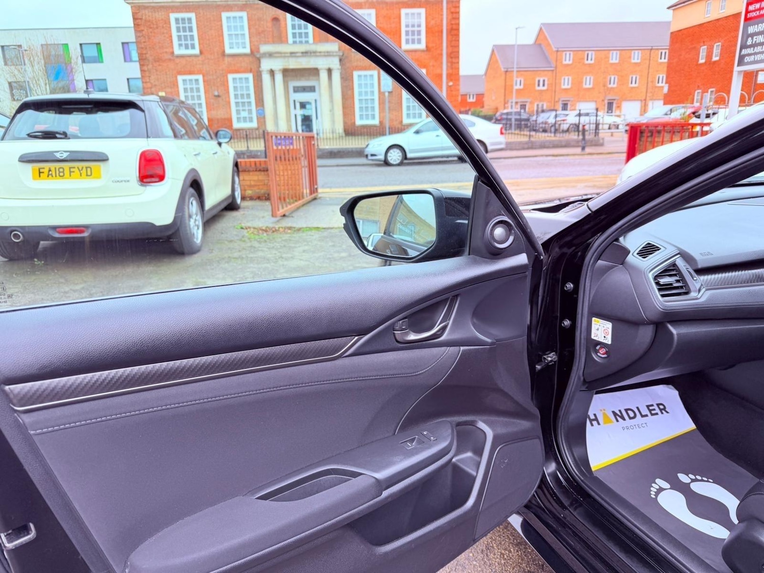 Used Honda Civic 2018 for sale - 77400830: Photo 47