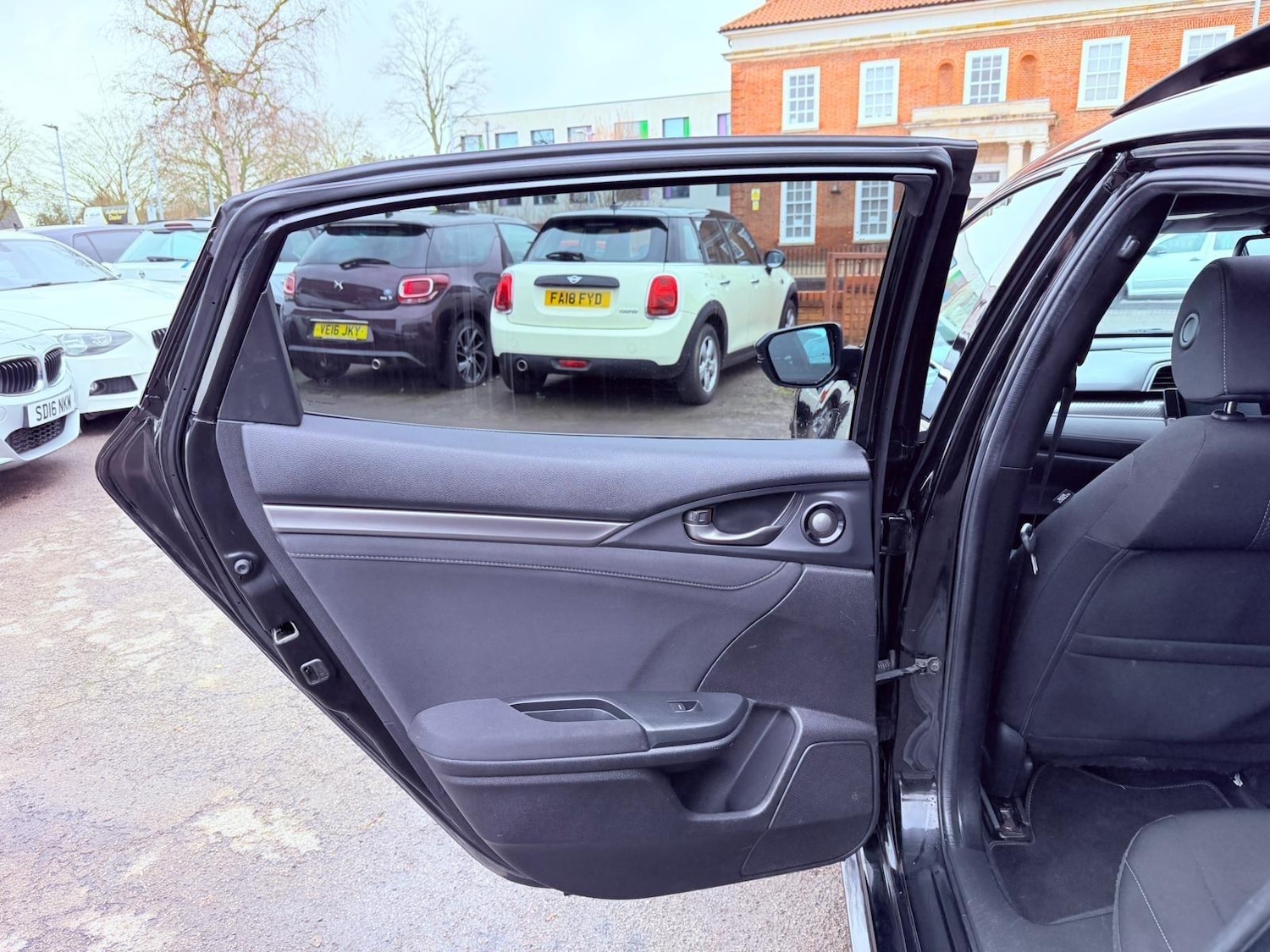 Used Honda Civic 2018 for sale - 77400830: Photo 51