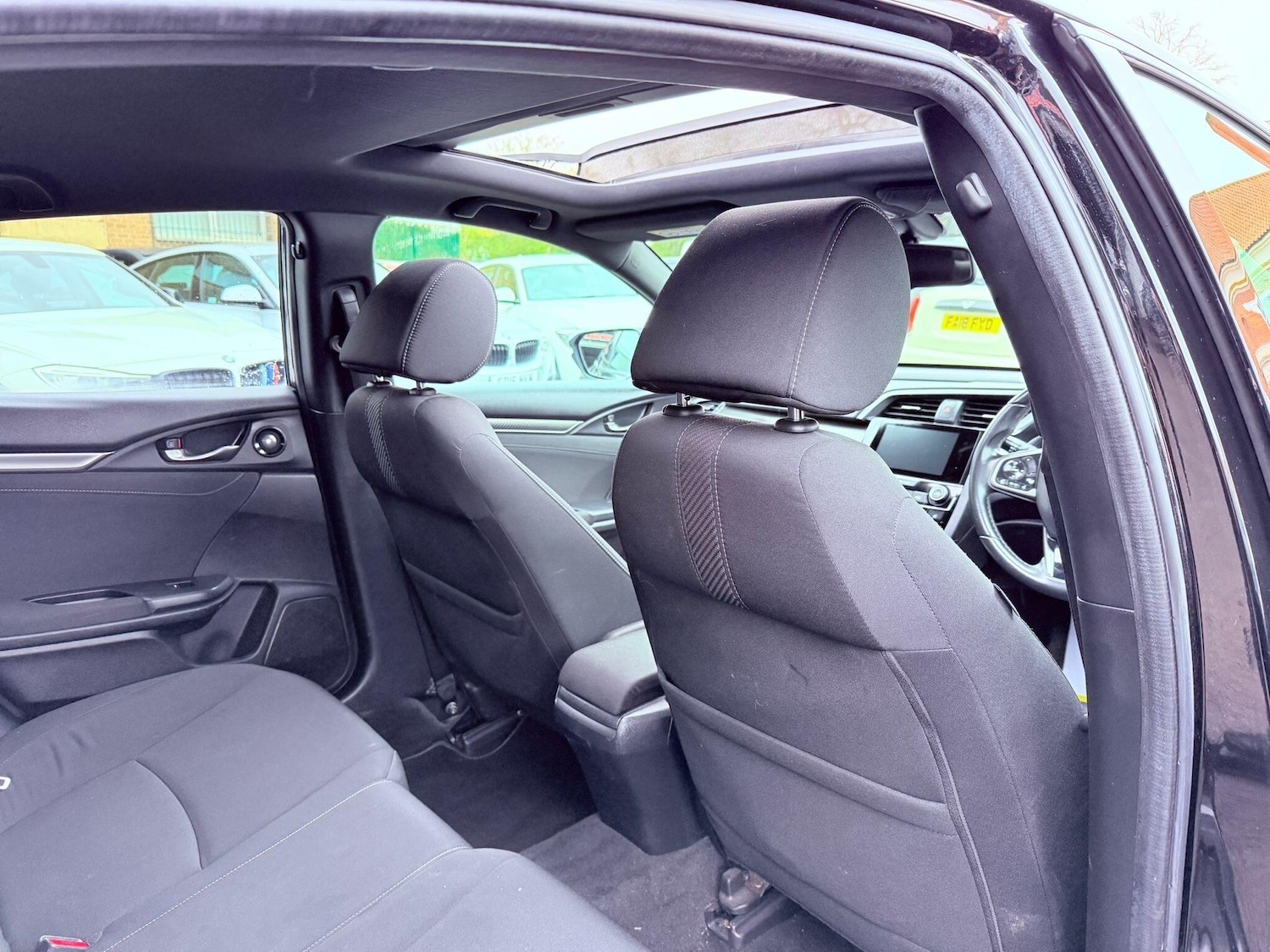 Used Honda Civic 2018 for sale - 77400830: Photo 52