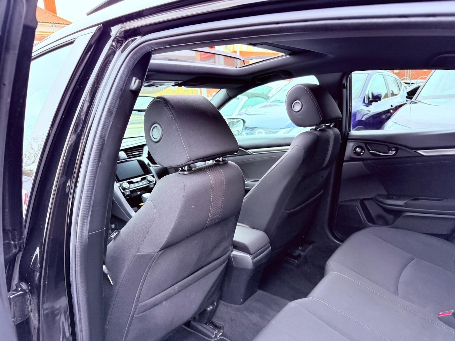 Used Honda Civic 2018 for sale - 77400830: Photo 53