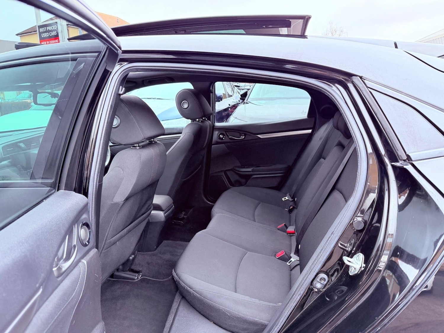 Used Honda Civic 2018 for sale - 77400830: Photo 55