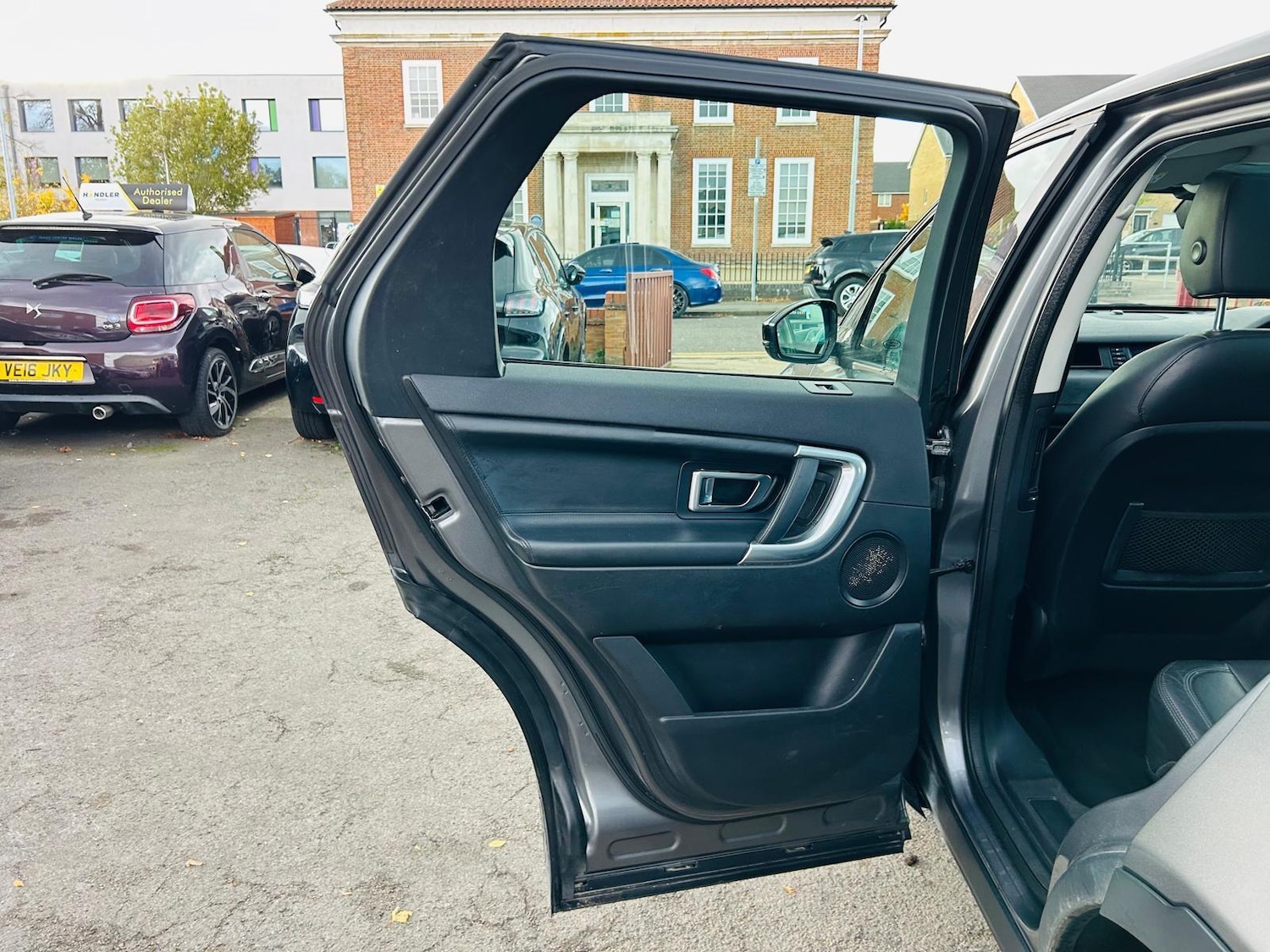 Used Land Rover Discovery Sport 2015 for sale - 77377542: Photo 43