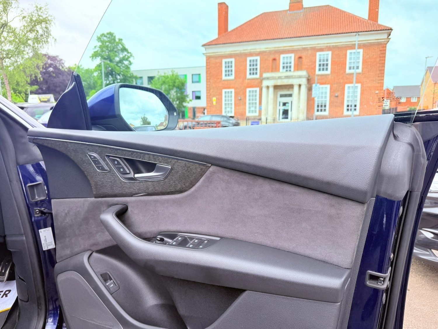 Used Audi Q8 2018 for sale - 76409474: Photo 54