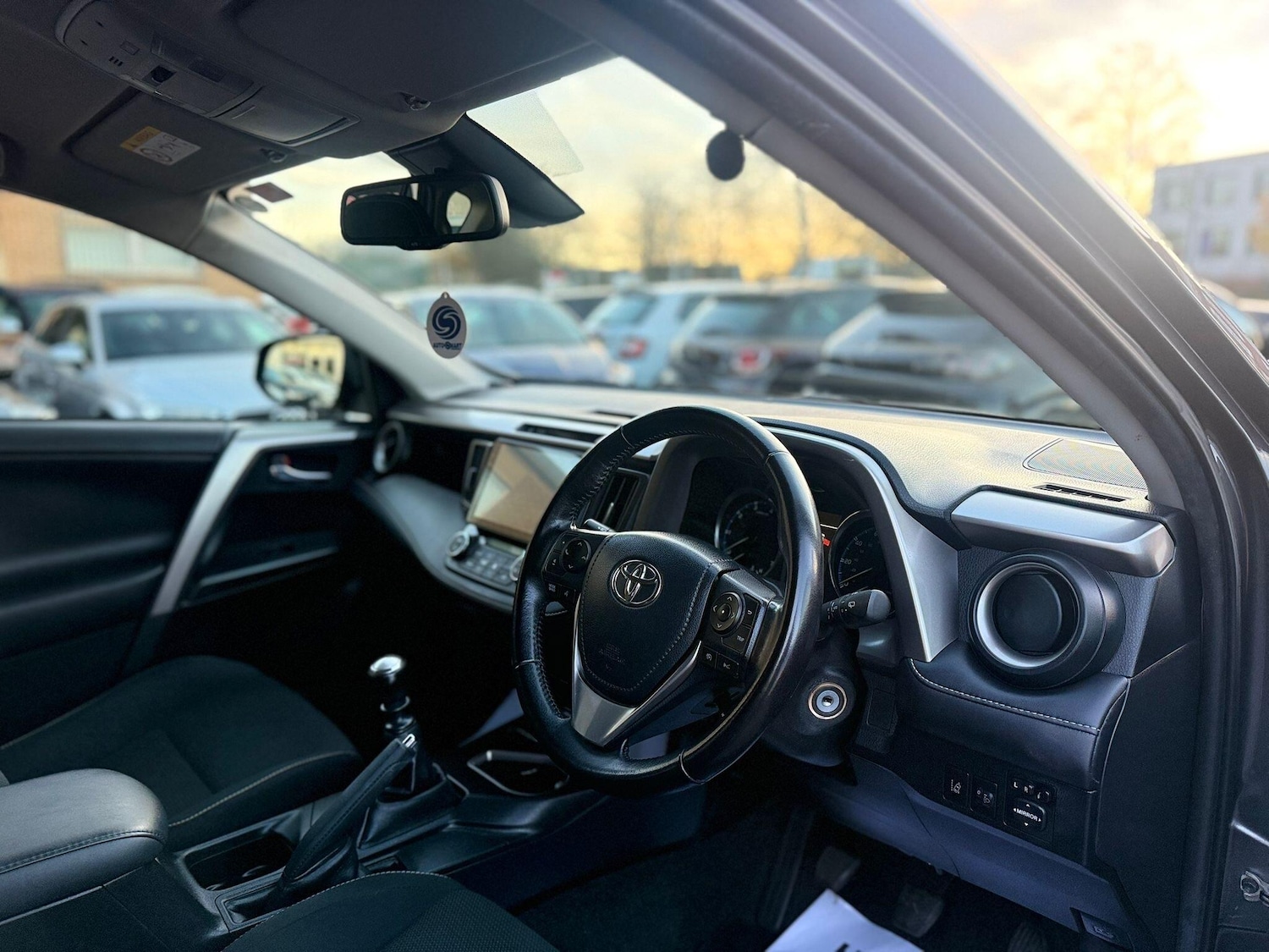 Used Toyota RAV4 2016 for sale - 76942479: Photo 25