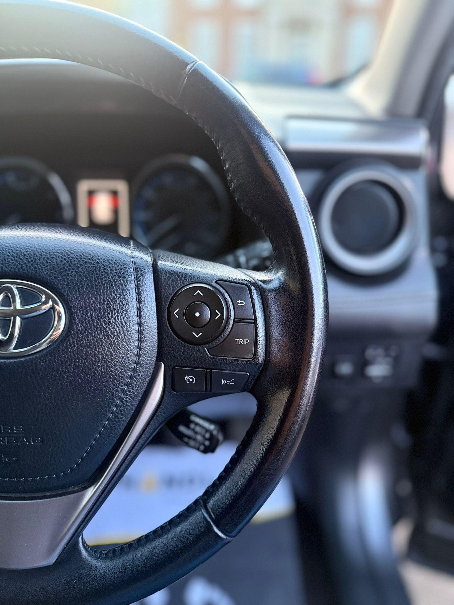 Used Toyota RAV4 2016 for sale - 76942479: Photo 28