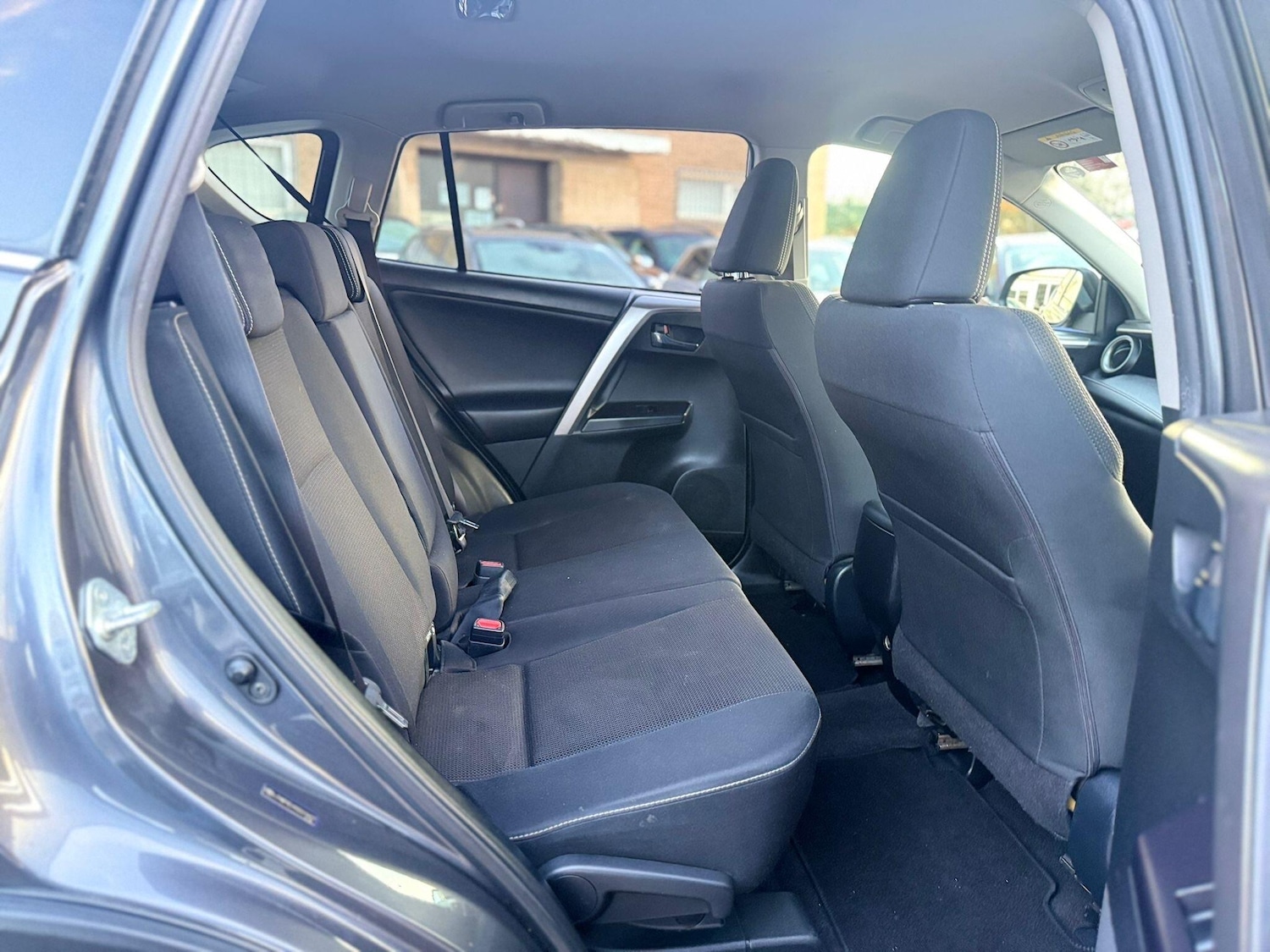 Used Toyota RAV4 2016 for sale - 76942479: Photo 49