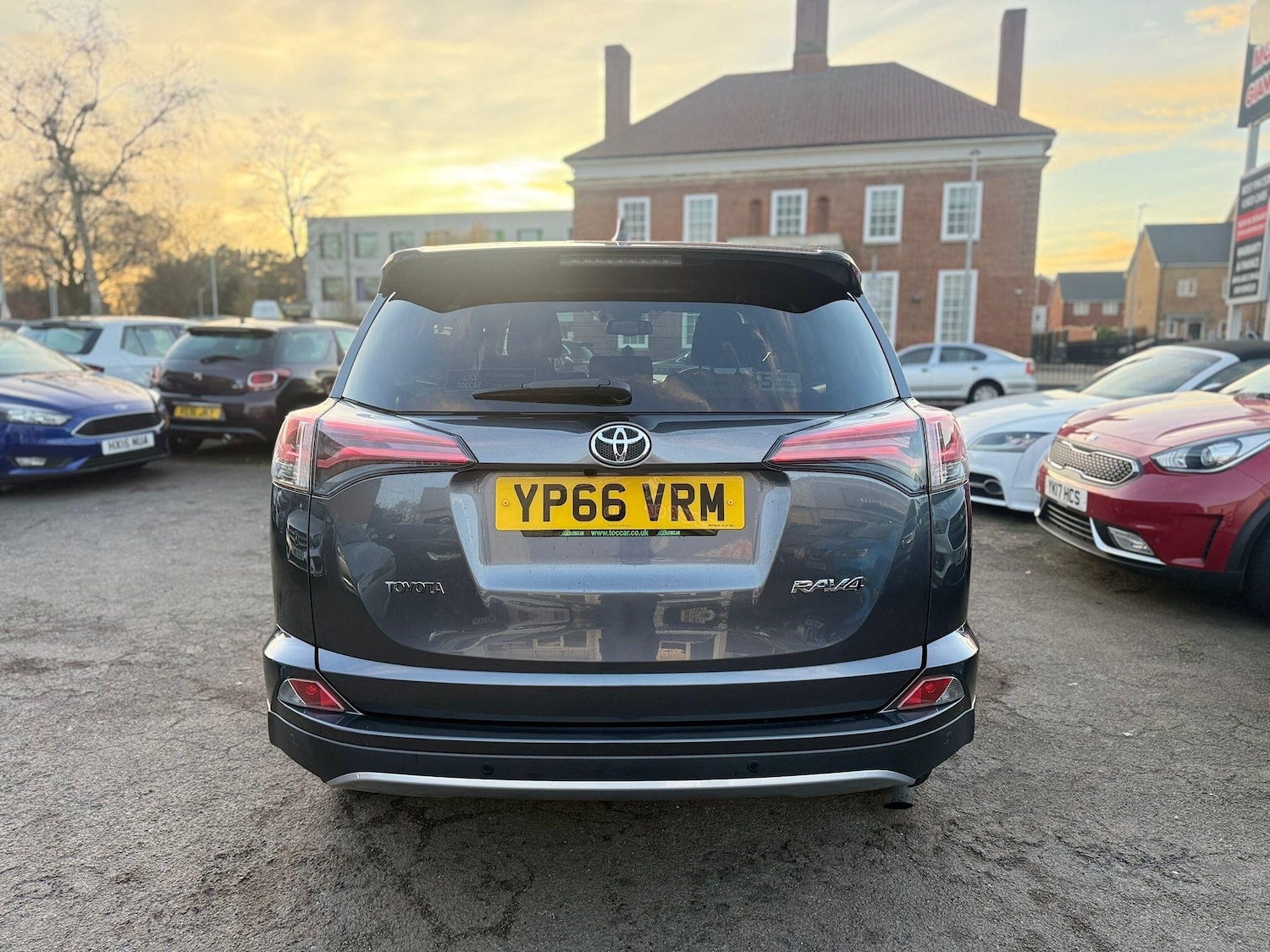 Used Toyota RAV4 2016 for sale - 76942479: Photo 6