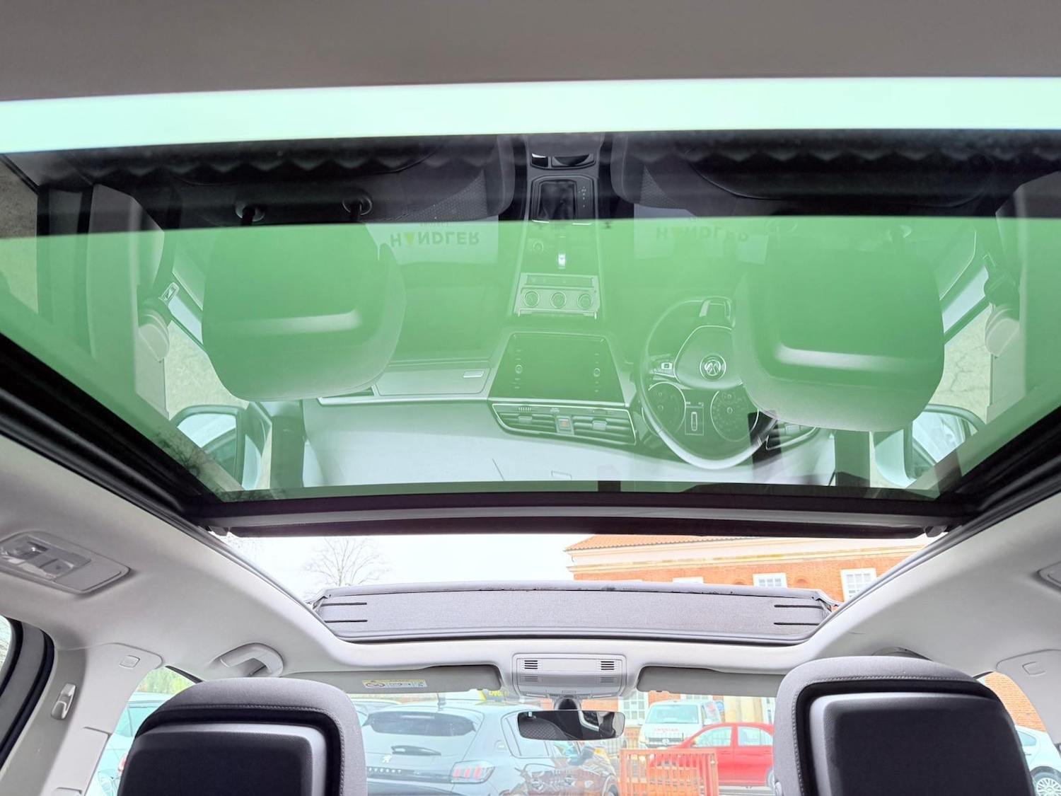 Used Volkswagen Touran 2019 for sale - 77040140: Photo 43