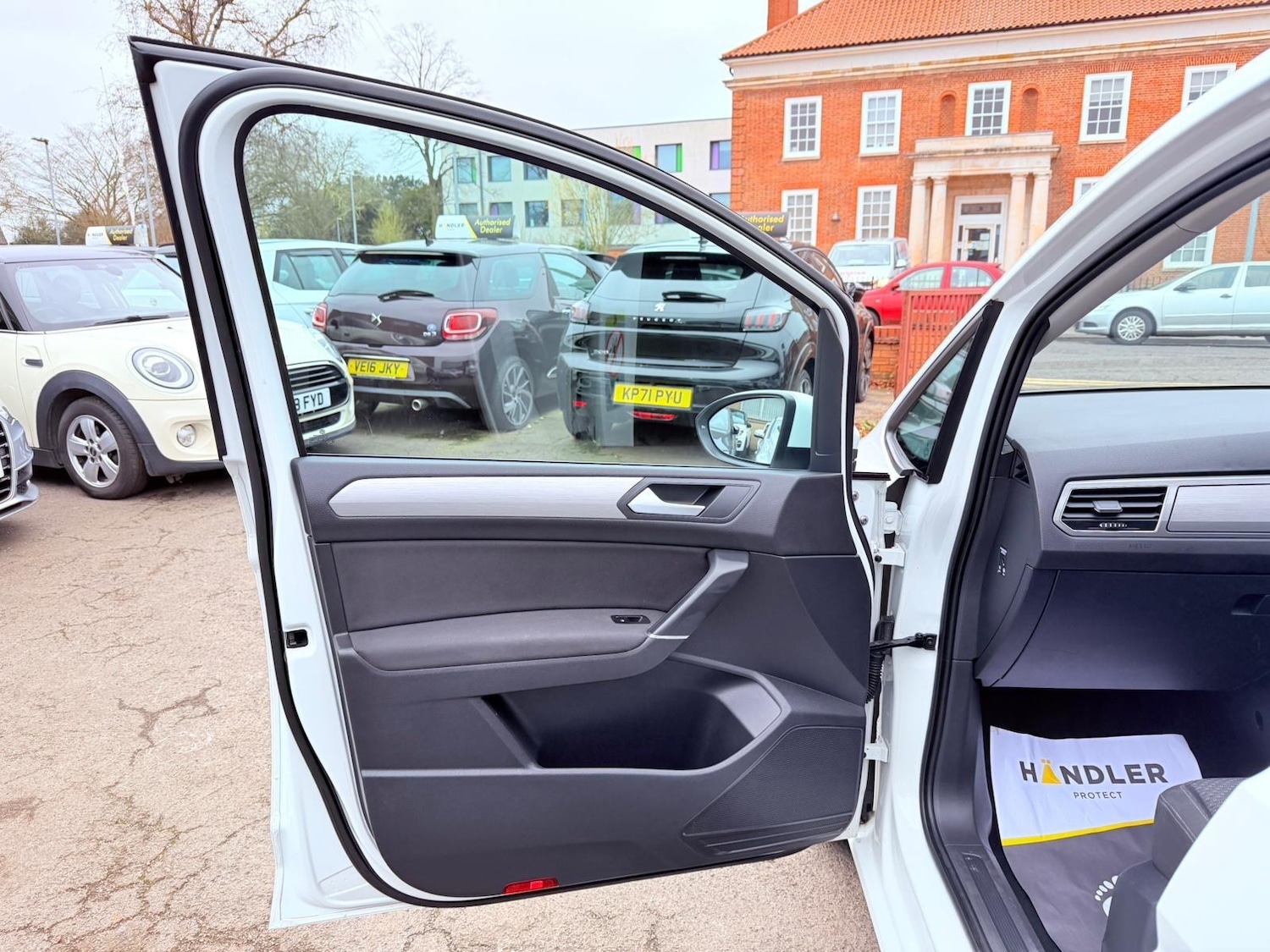 Used Volkswagen Touran 2019 for sale - 77040140: Photo 48