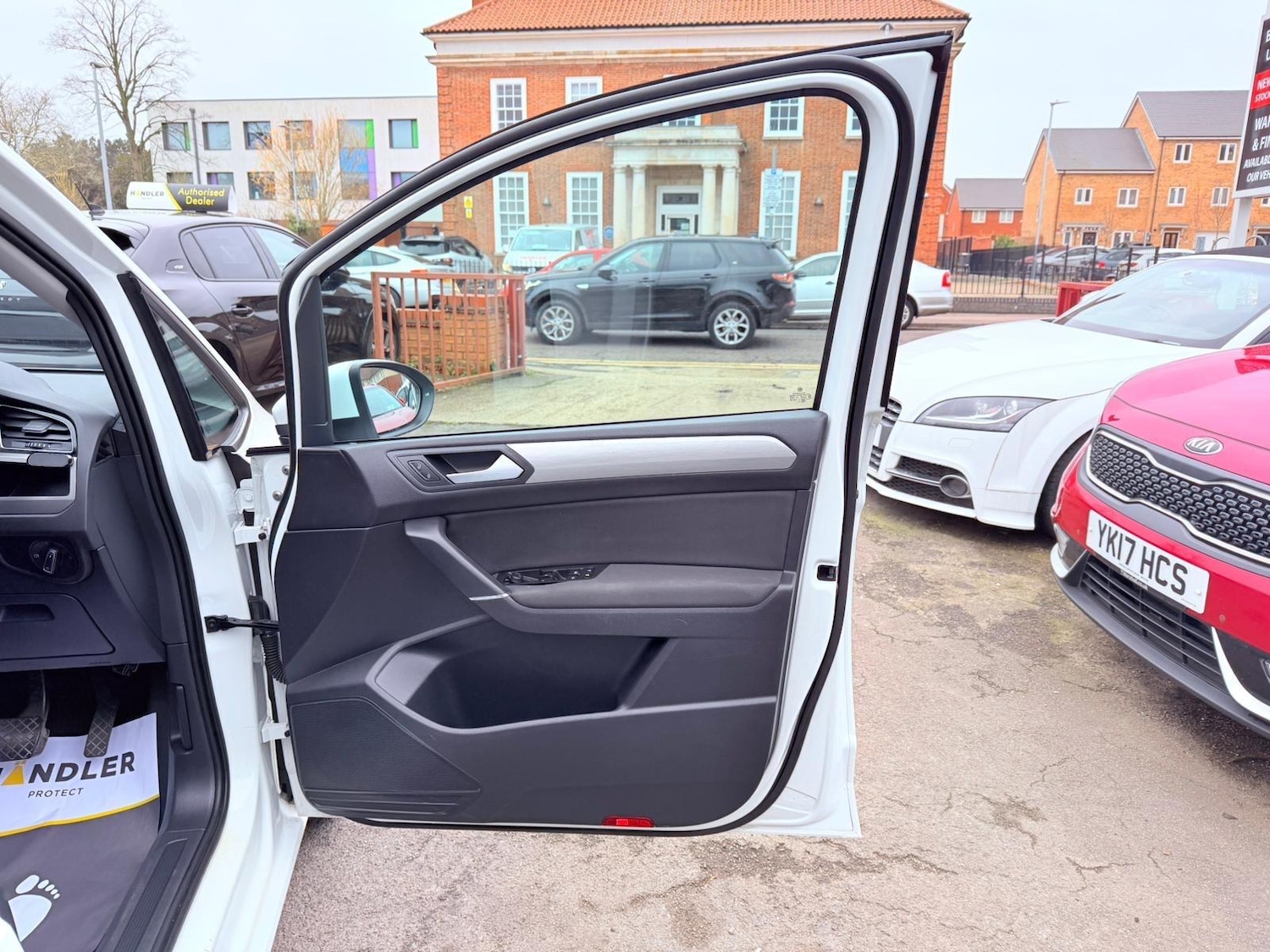 Used Volkswagen Touran 2019 for sale - 77040140: Photo 49