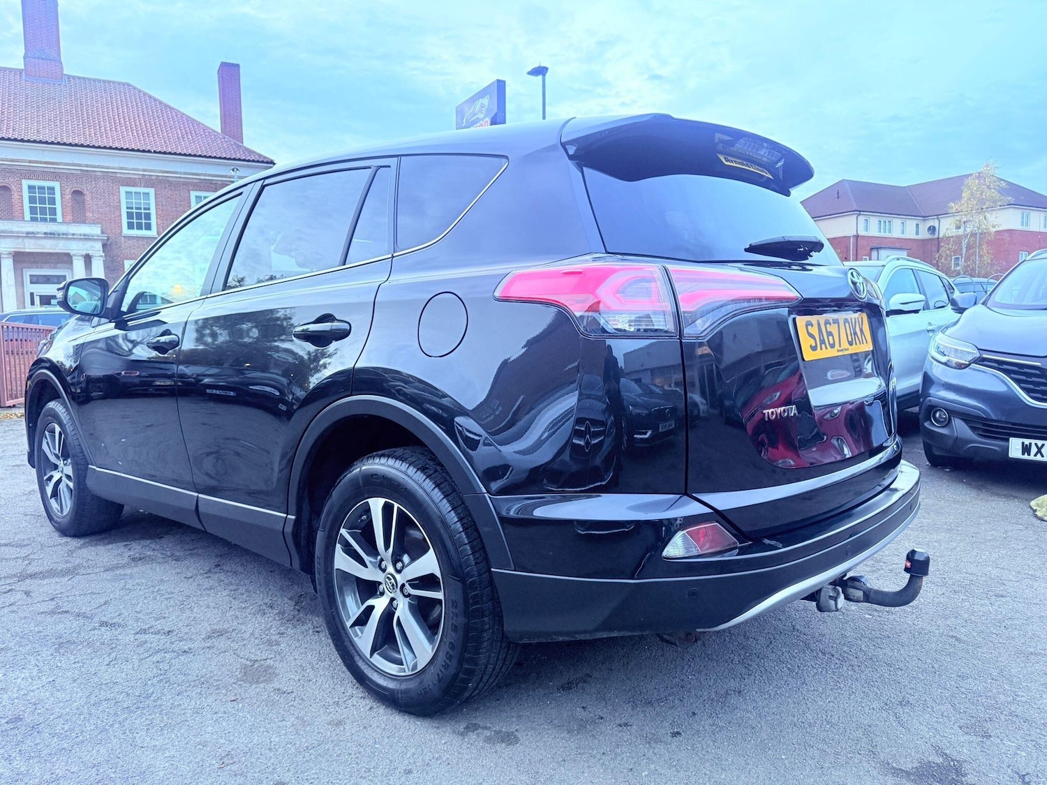 Used Toyota RAV4 2017 for sale - 76424059: Photo 11