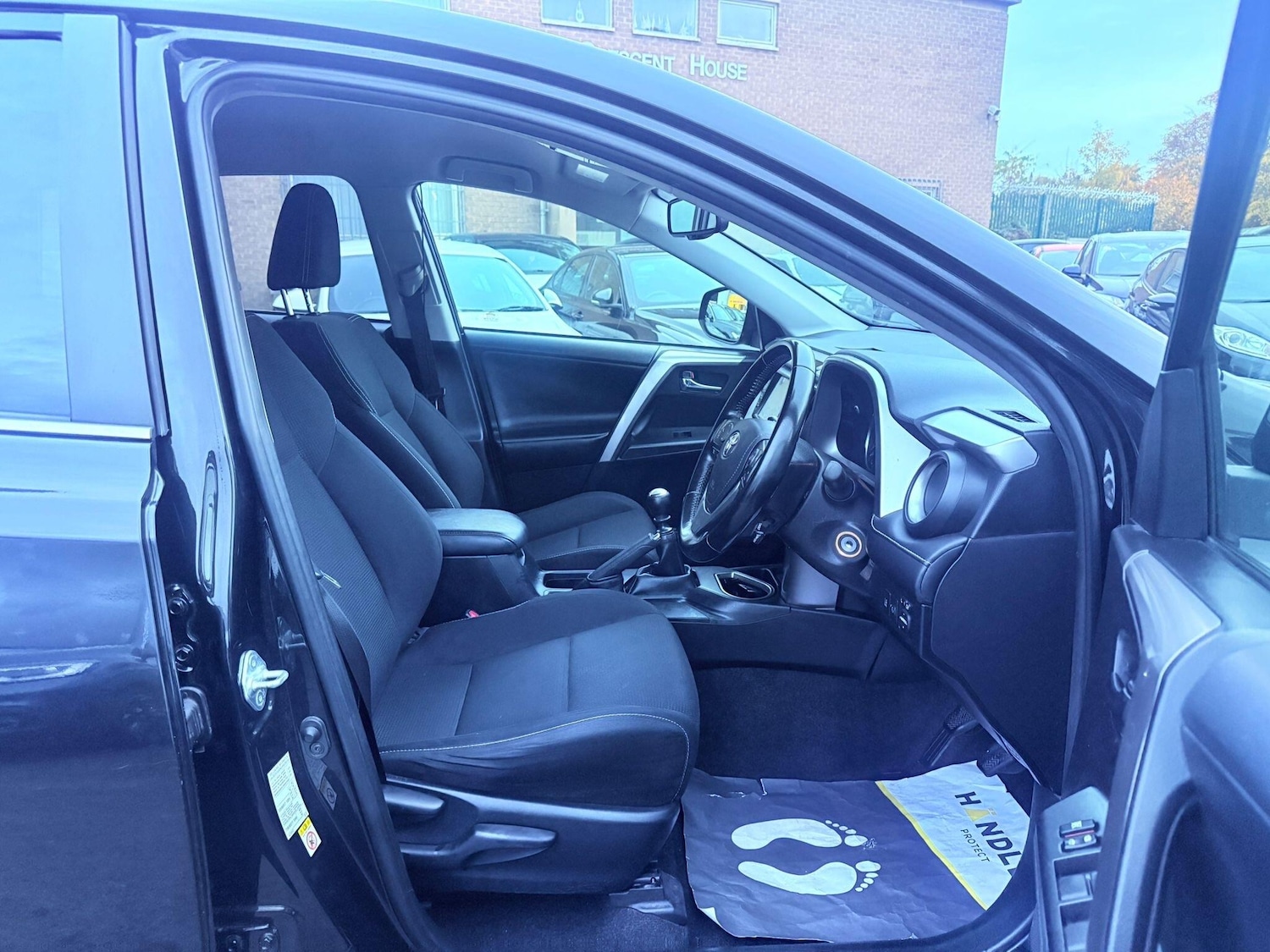 Used Toyota RAV4 2017 for sale - 76424059: Photo 24