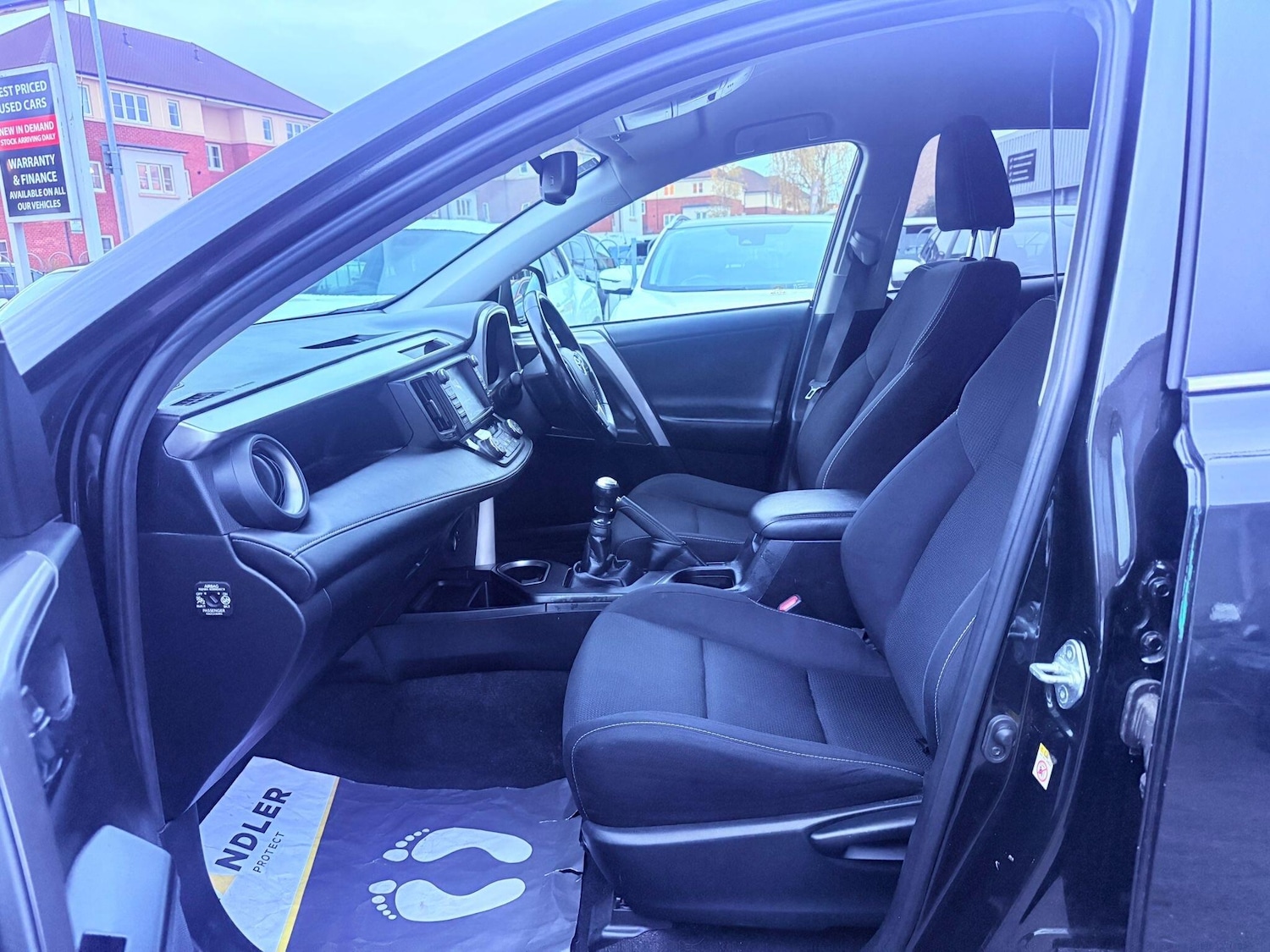 Used Toyota RAV4 2017 for sale - 76424059: Photo 25