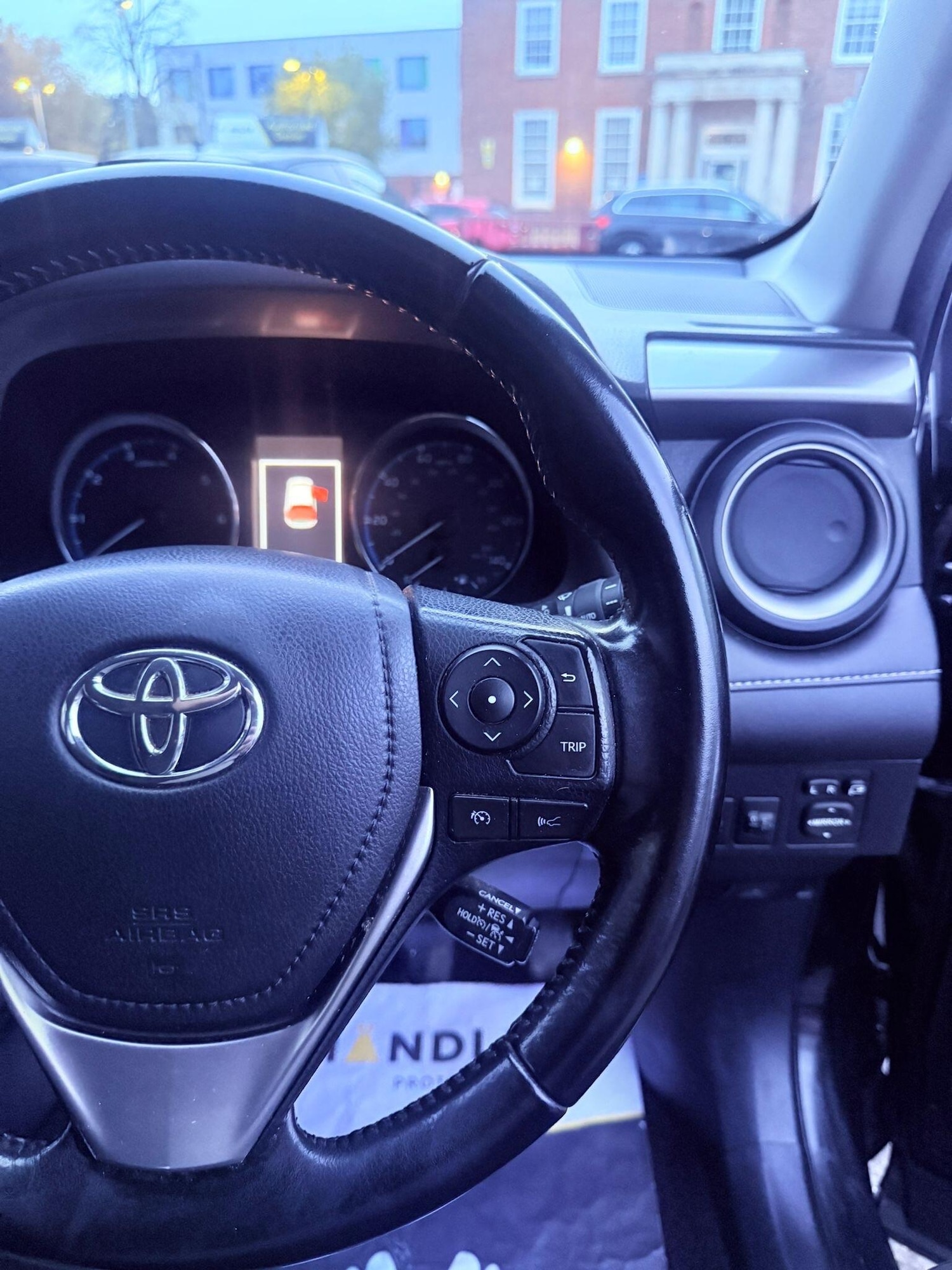 Used Toyota RAV4 2017 for sale - 76424059: Photo 30