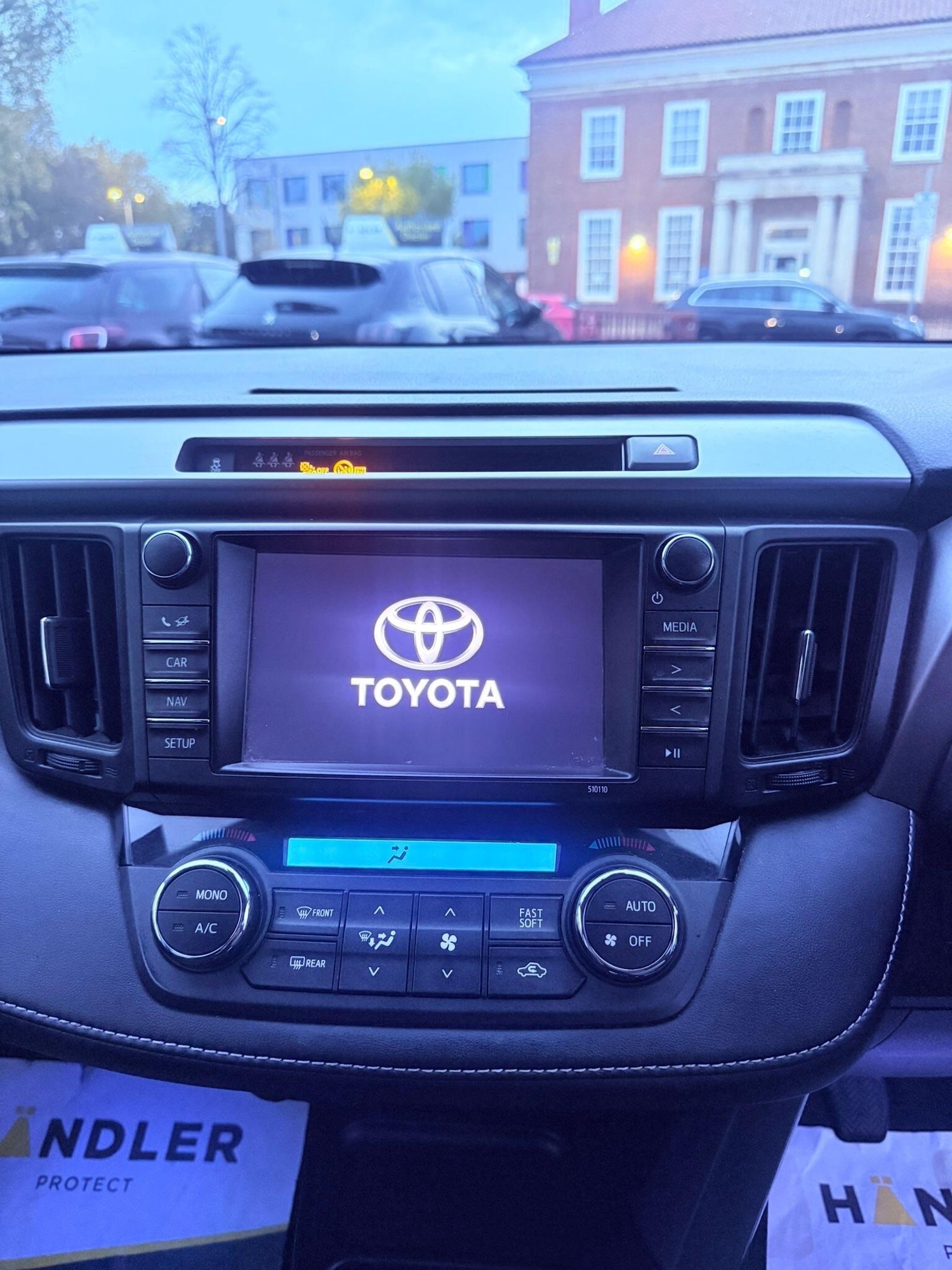 Used Toyota RAV4 2017 for sale - 76424059: Photo 31