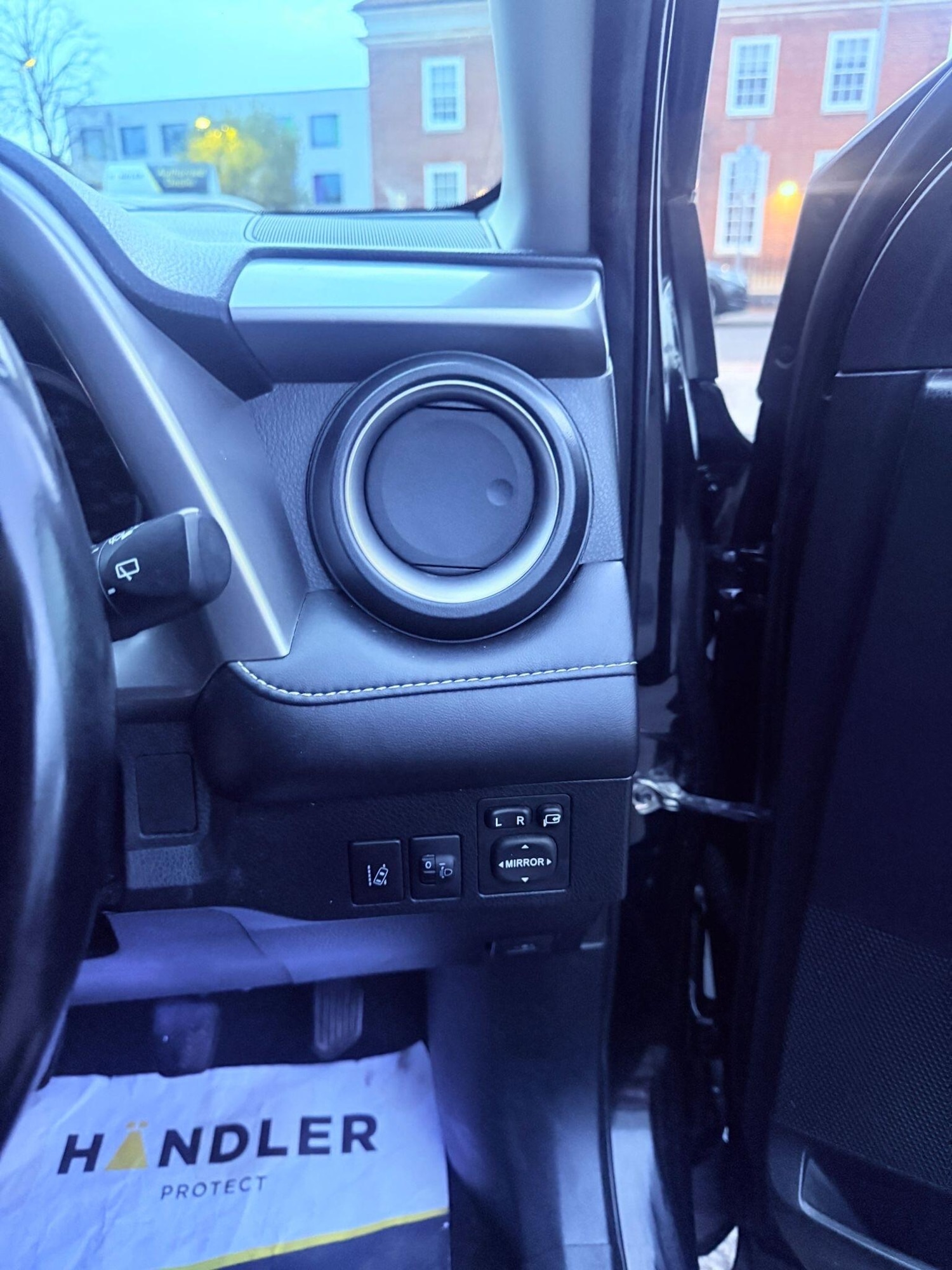 Used Toyota RAV4 2017 for sale - 76424059: Photo 36