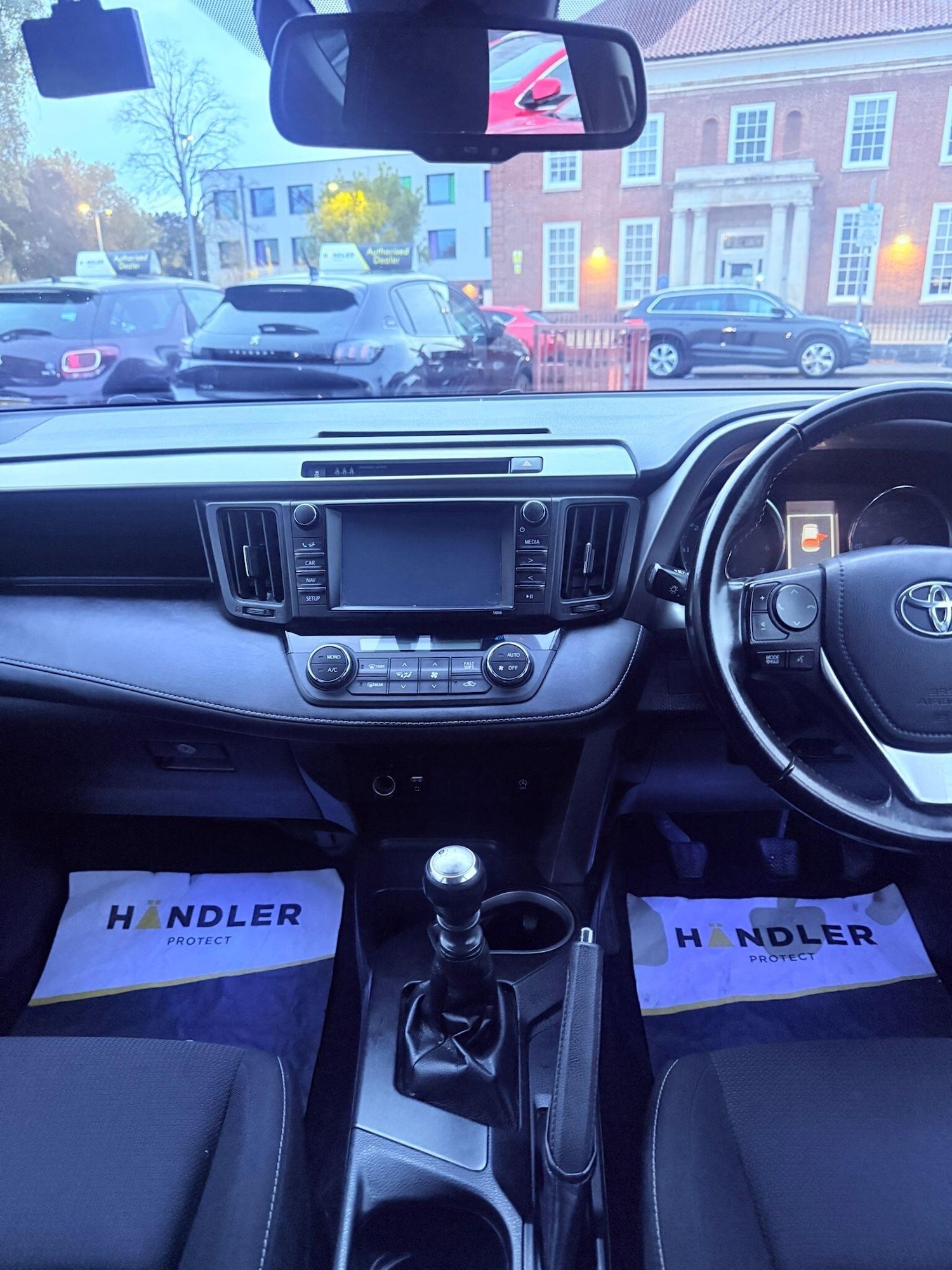 Used Toyota RAV4 2017 for sale - 76424059: Photo 38