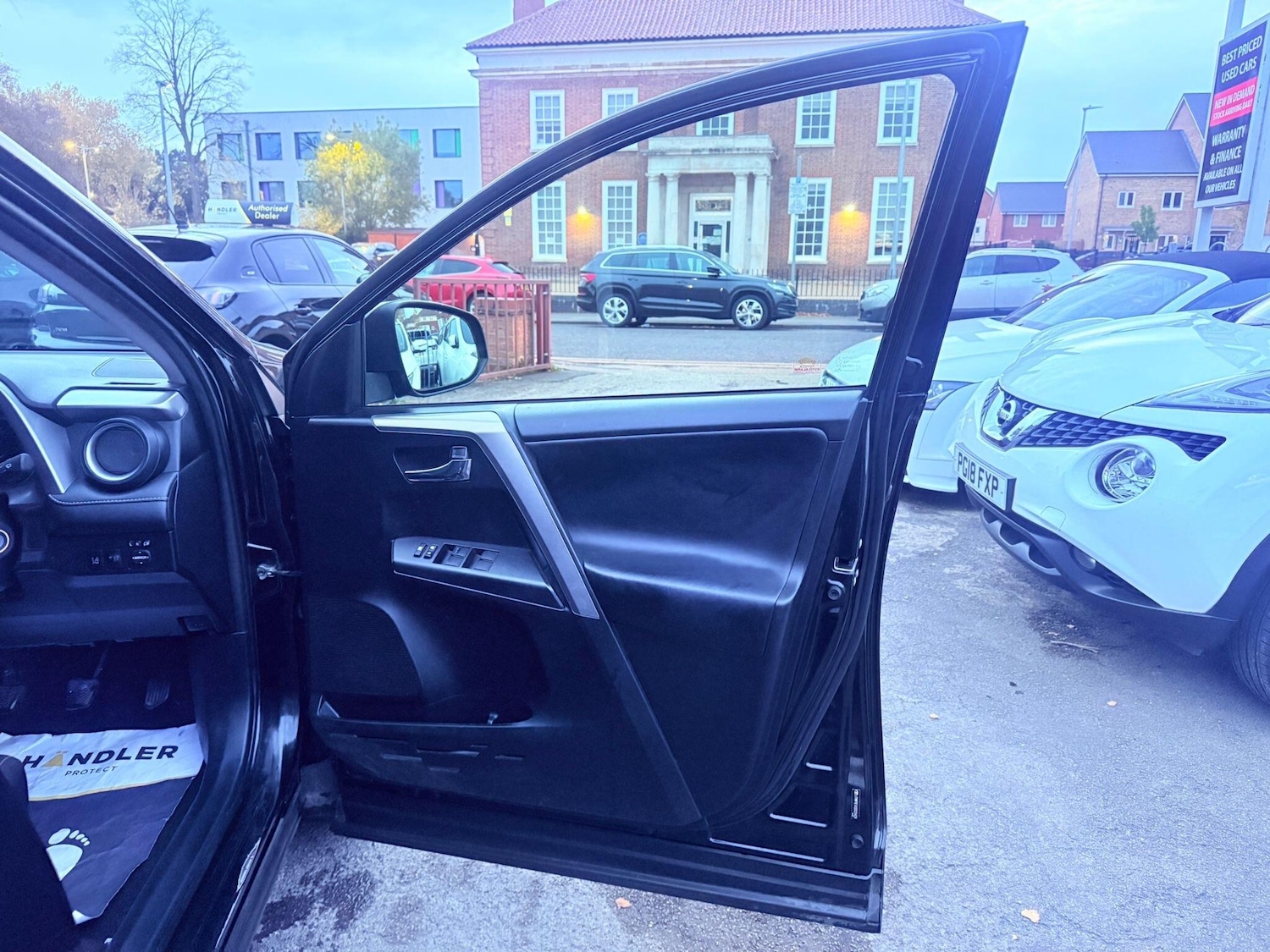 Used Toyota RAV4 2017 for sale - 76424059: Photo 42