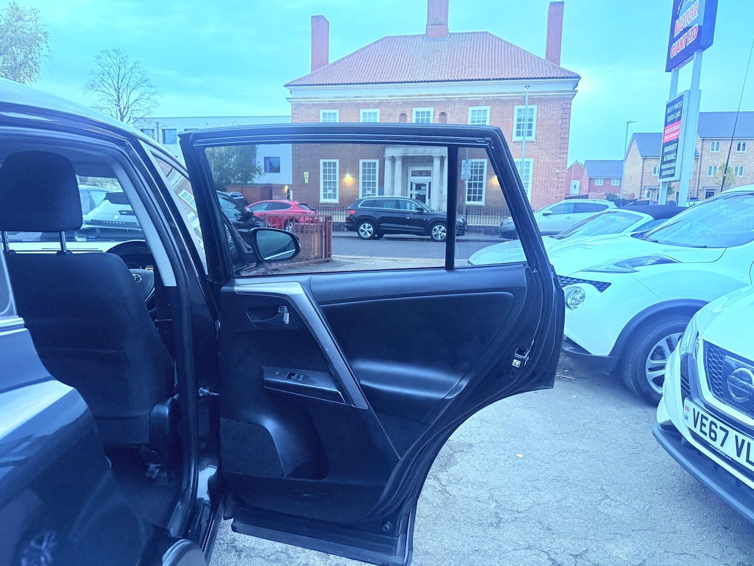 Used Toyota RAV4 2017 for sale - 76424059: Photo 45