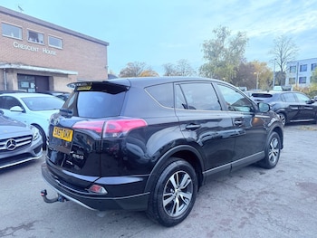 Used Toyota RAV4 2017 for sale - 76424059: Photo