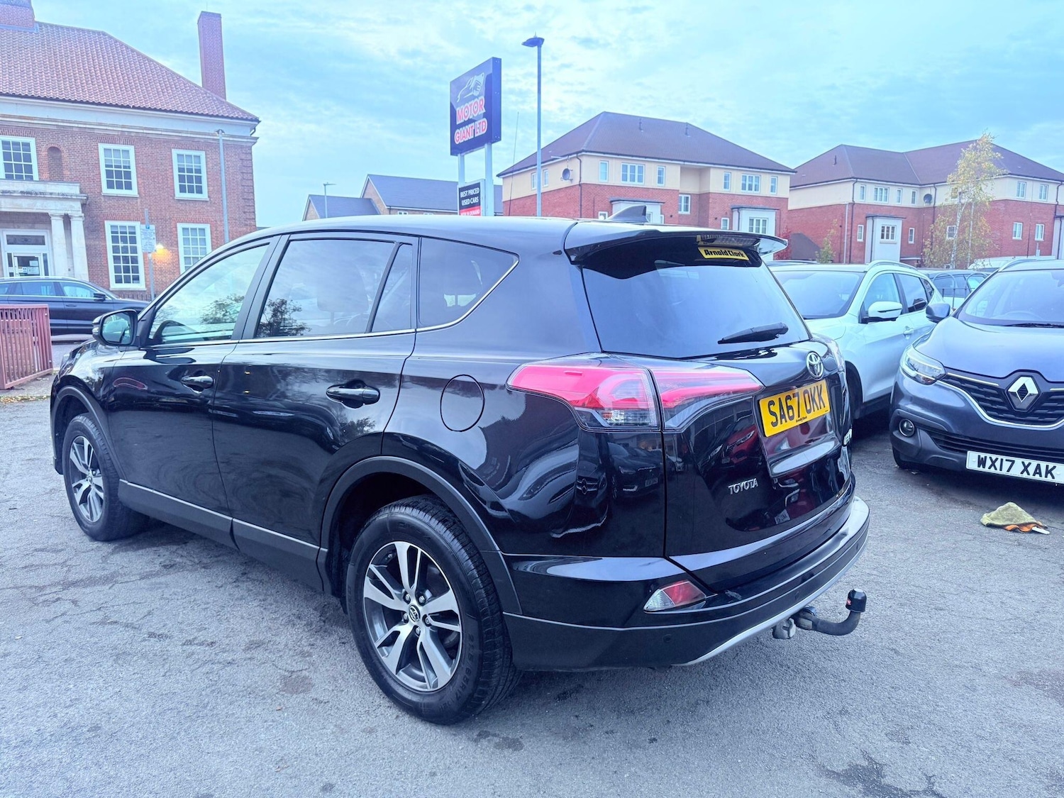 Used Toyota RAV4 2017 for sale - 76424059: Photo 5