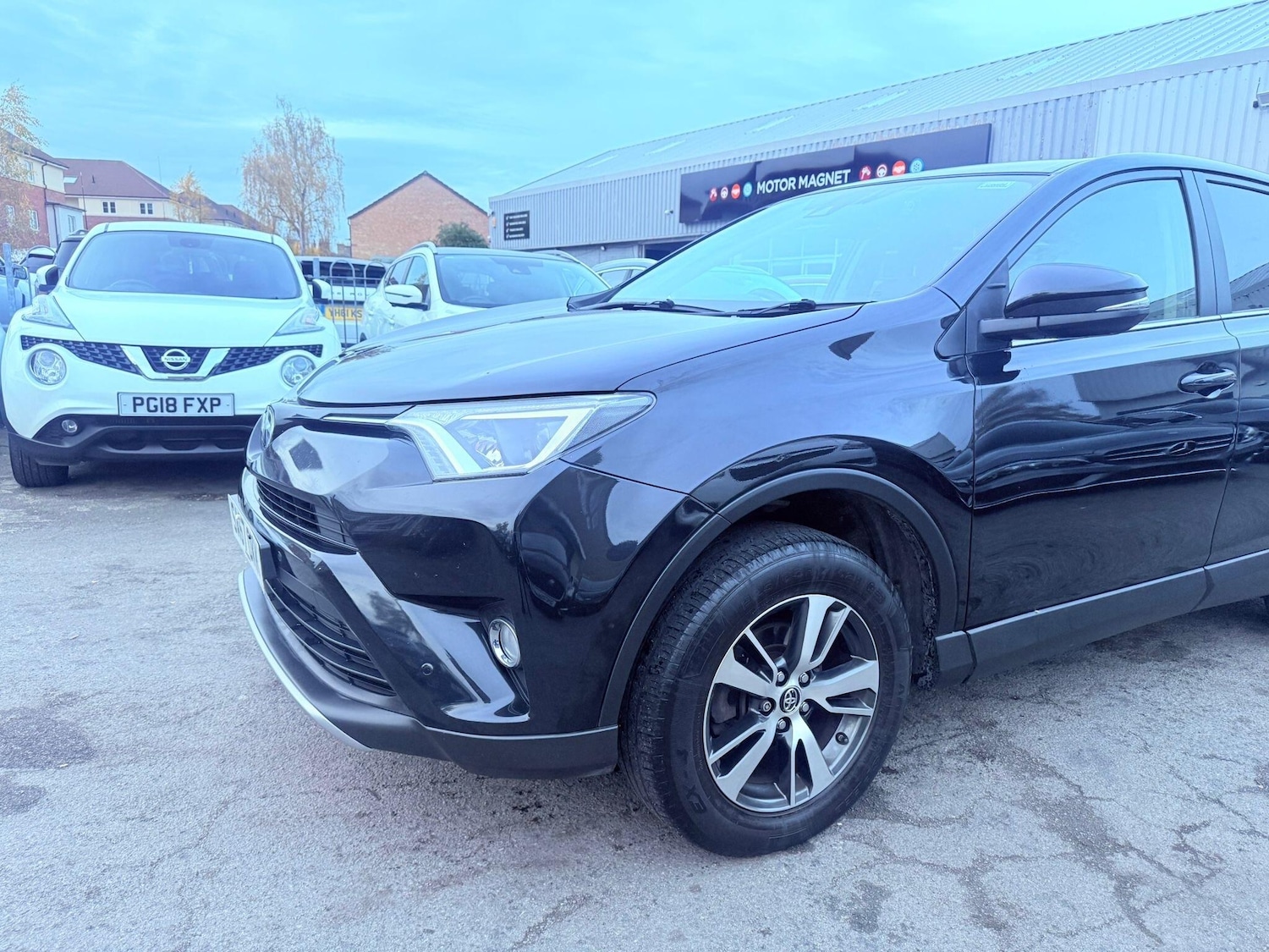 Used Toyota RAV4 2017 for sale - 76424059: Photo 8