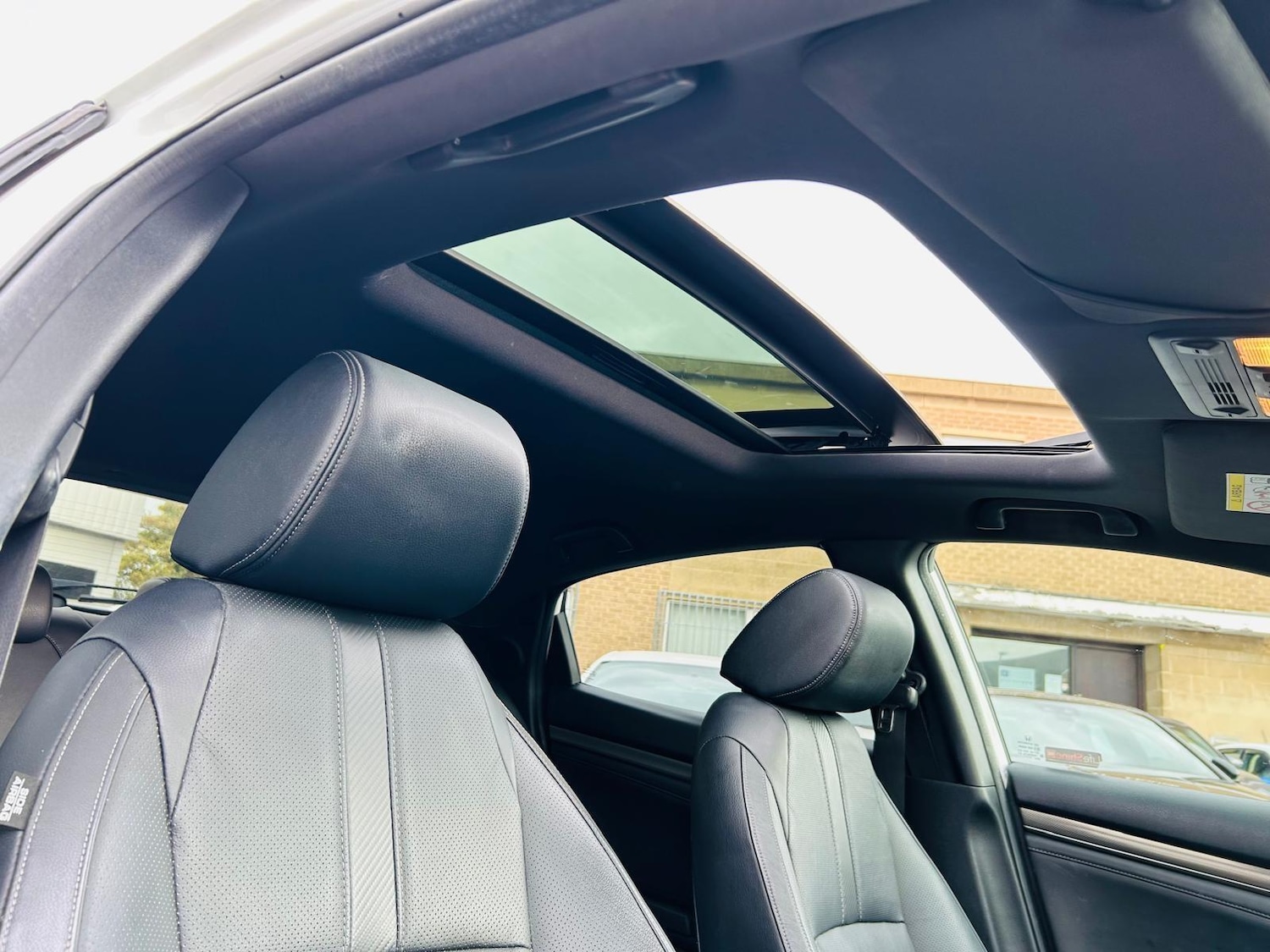 Used Honda Civic 2017 for sale - 76175414: Photo 36