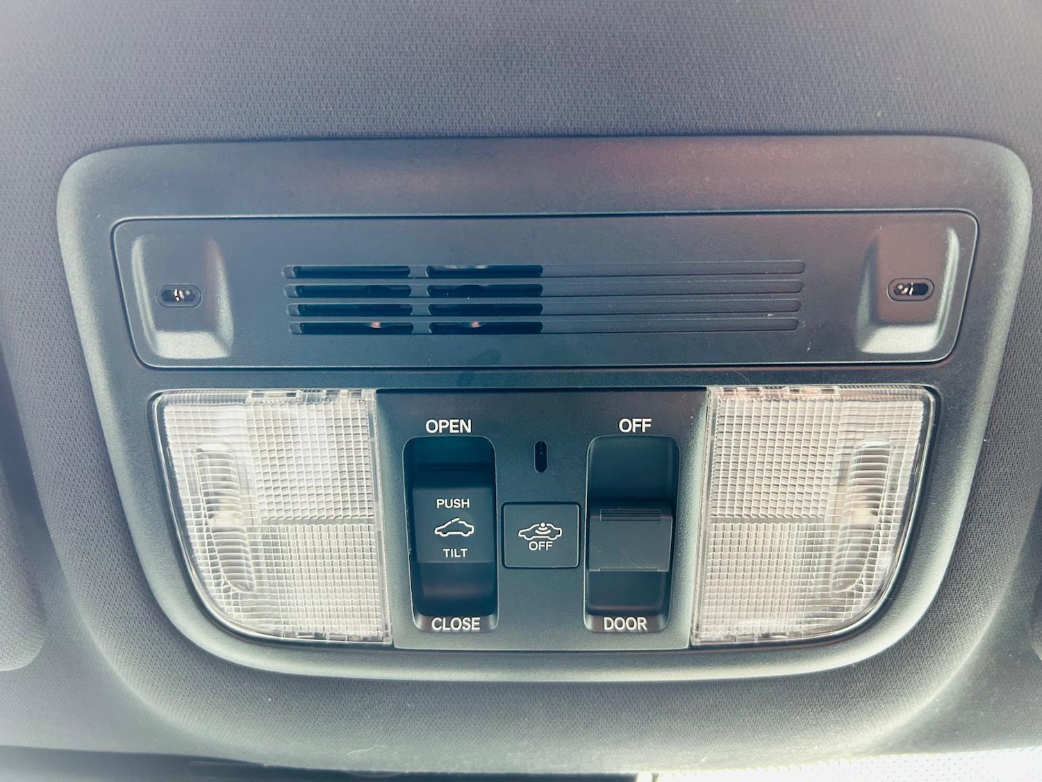 Used Honda Civic 2017 for sale - 76175414: Photo 40