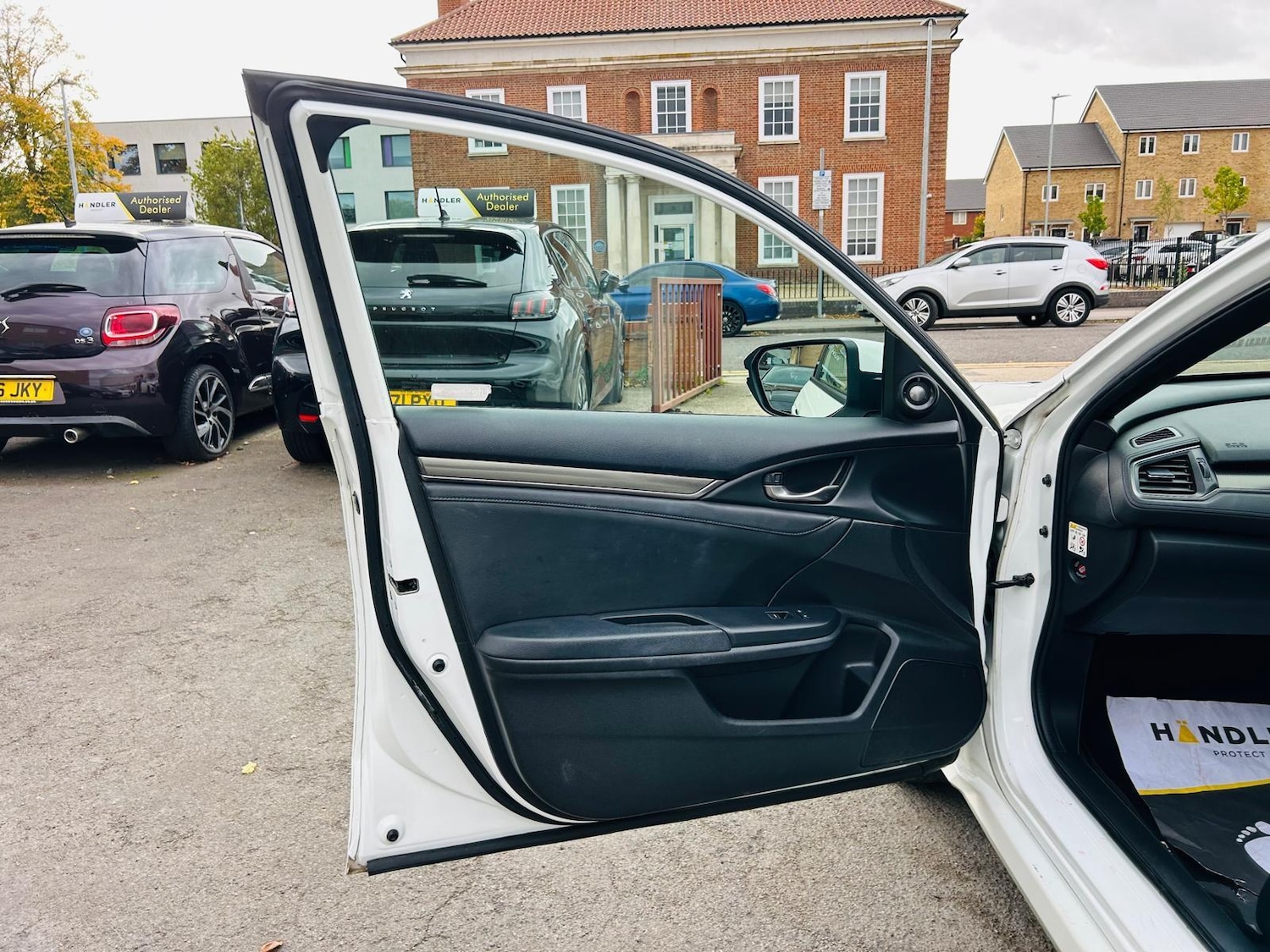 Used Honda Civic 2017 for sale - 76175414: Photo 44