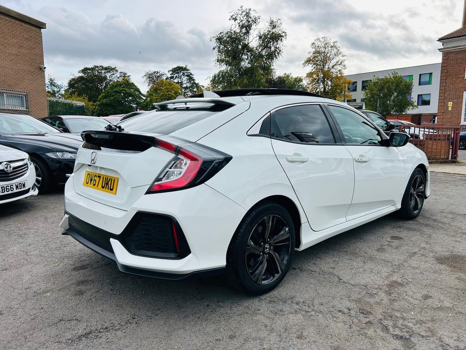 Used Honda Civic 2017 for sale - 76175414: Photo 5