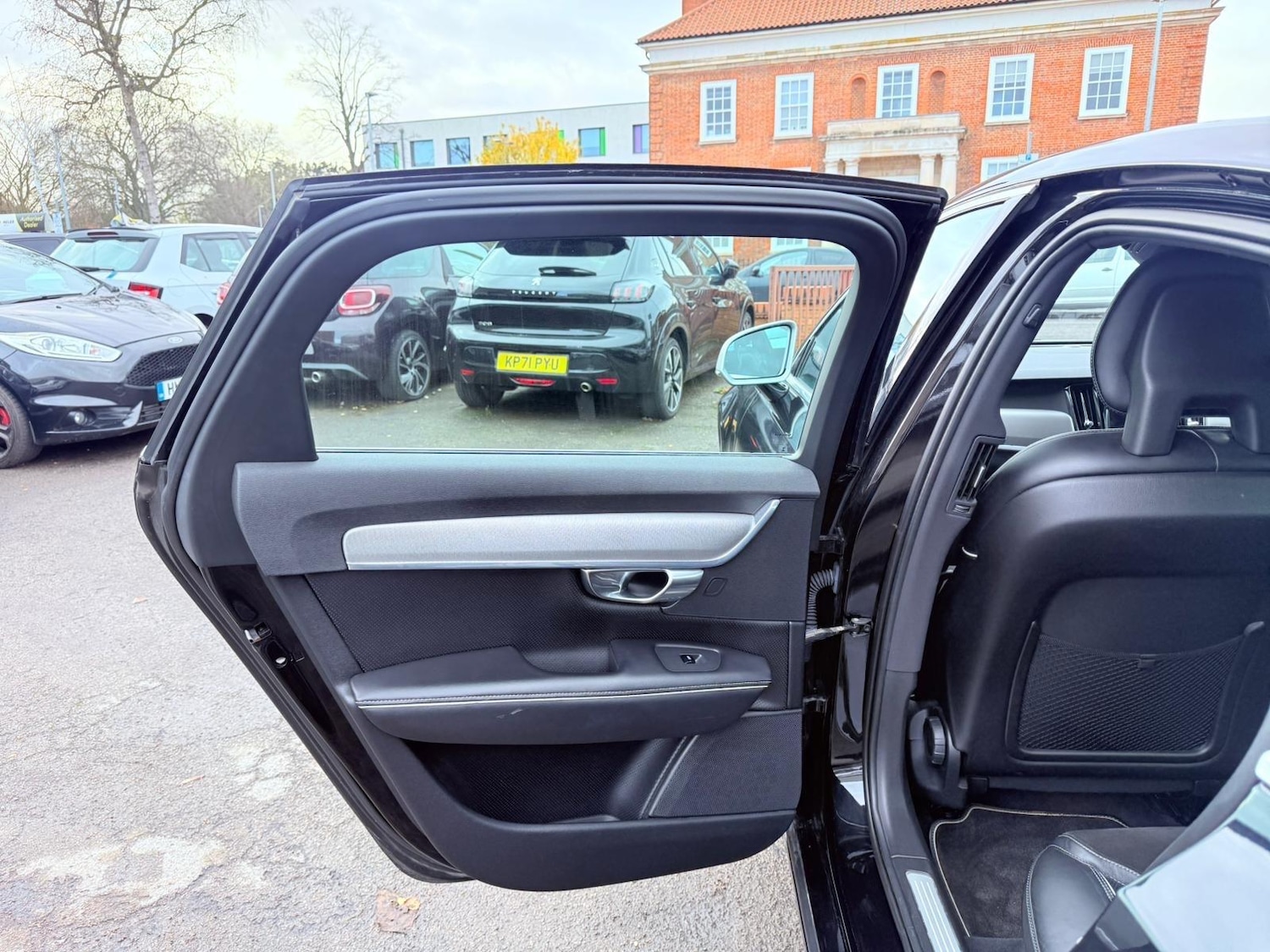 Used Volvo S90 2017 for sale - 76849928: Photo 46