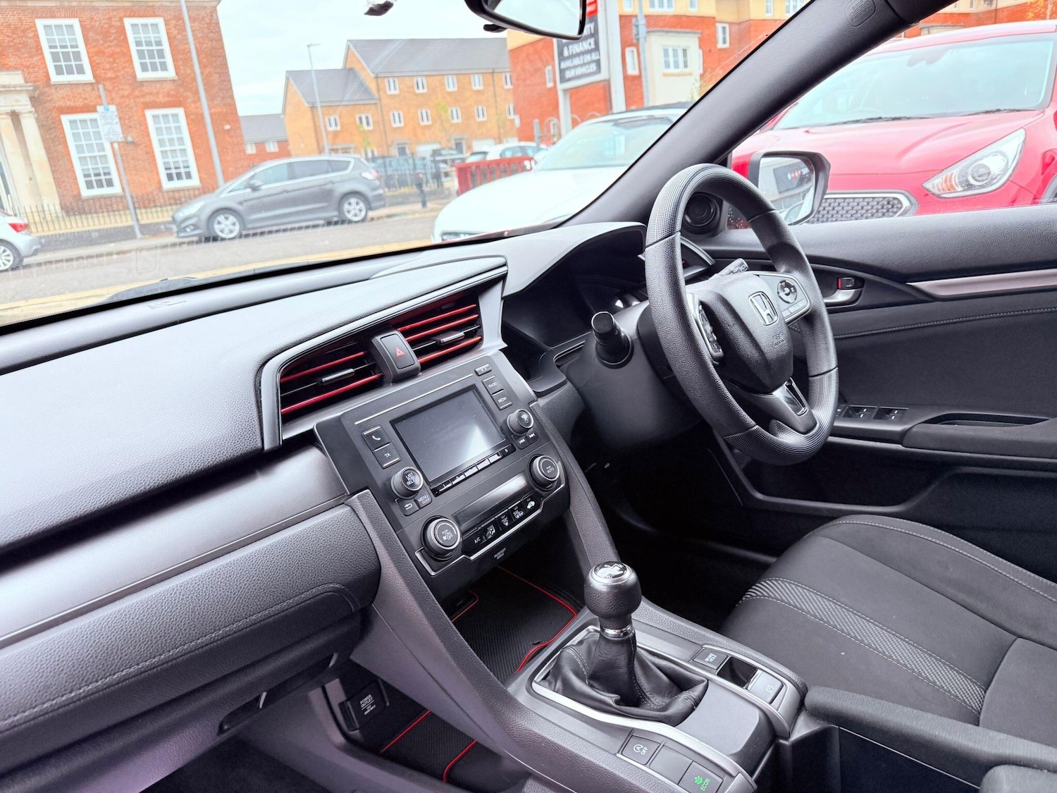 Used Honda Civic 2018 for sale - 76572145: Photo 24