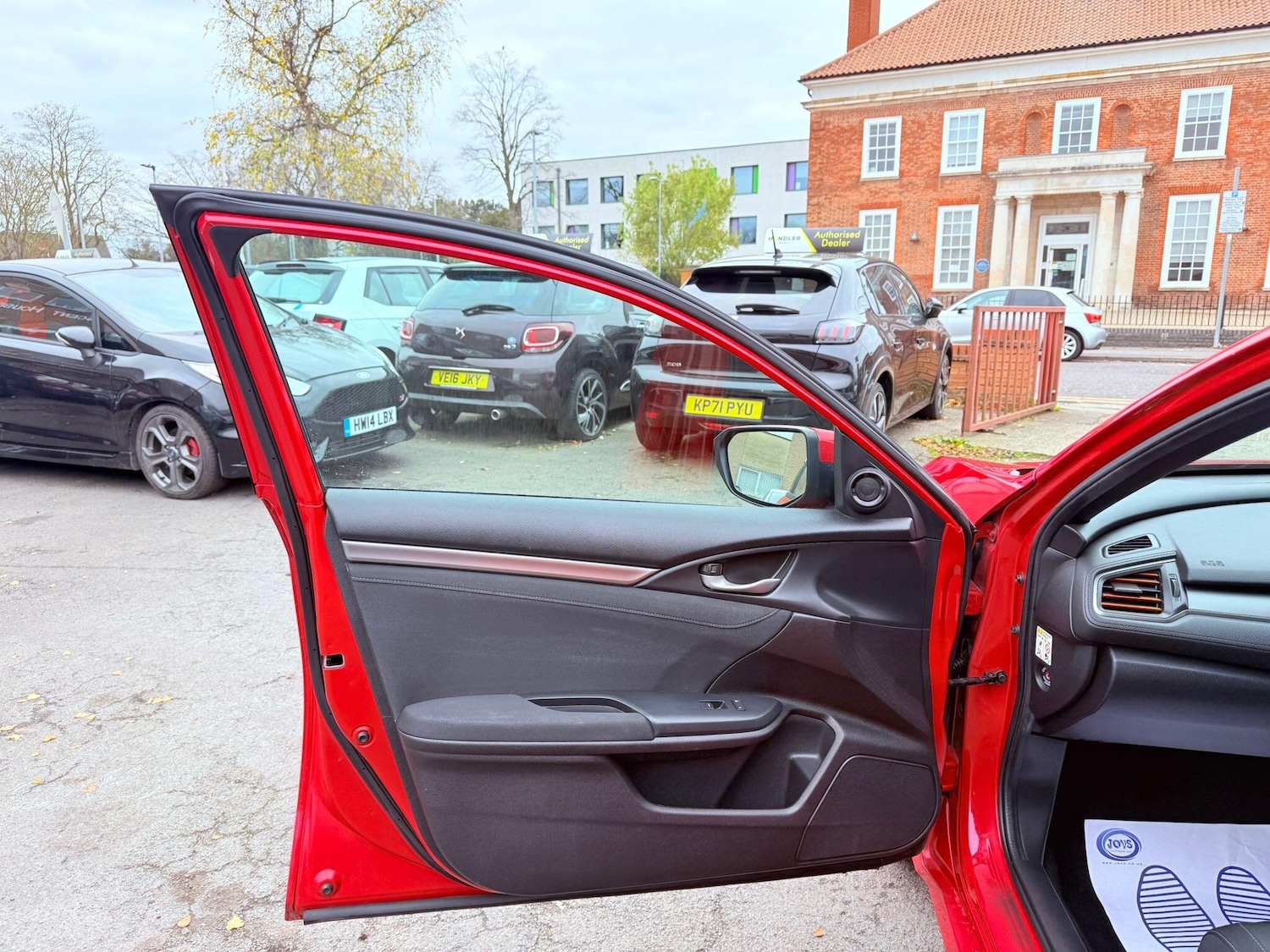 Used Honda Civic 2018 for sale - 76572145: Photo 37