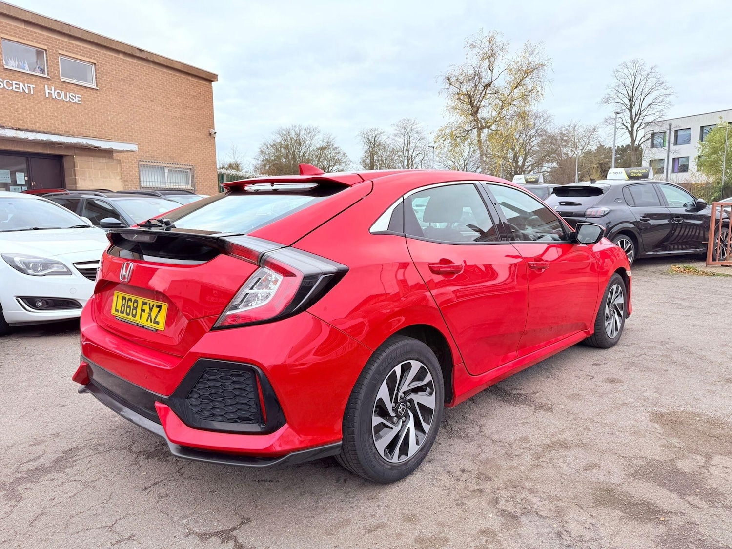 Used Honda Civic 2018 for sale - 76572145: Photo 4