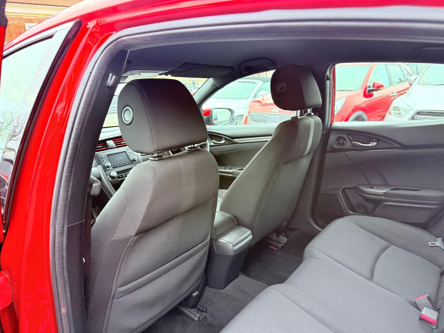 Used Honda Civic 2018 for sale - 76572145: Photo 42