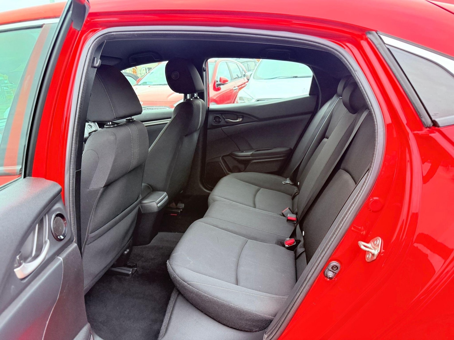 Used Honda Civic 2018 for sale - 76572145: Photo 44