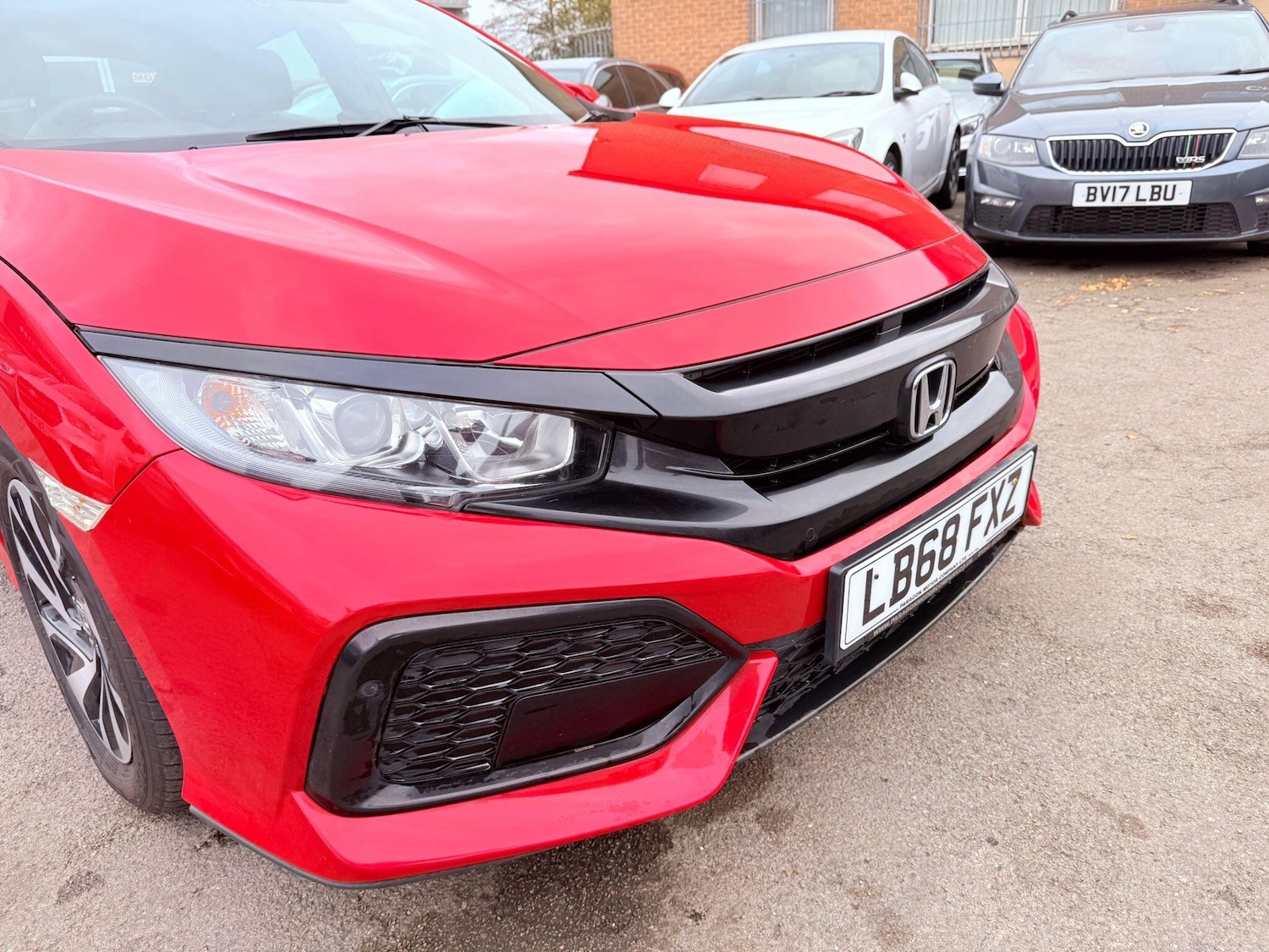 Used Honda Civic 2018 for sale - 76572145: Photo 9