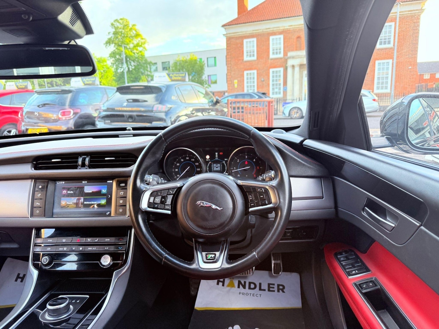 Used Jaguar XF for sale - 75677642: Photo 32