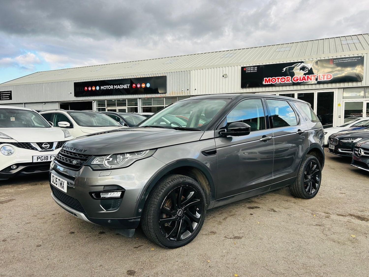 Used Land Rover Discovery Sport 2015 for sale - 76377637: Photo 1