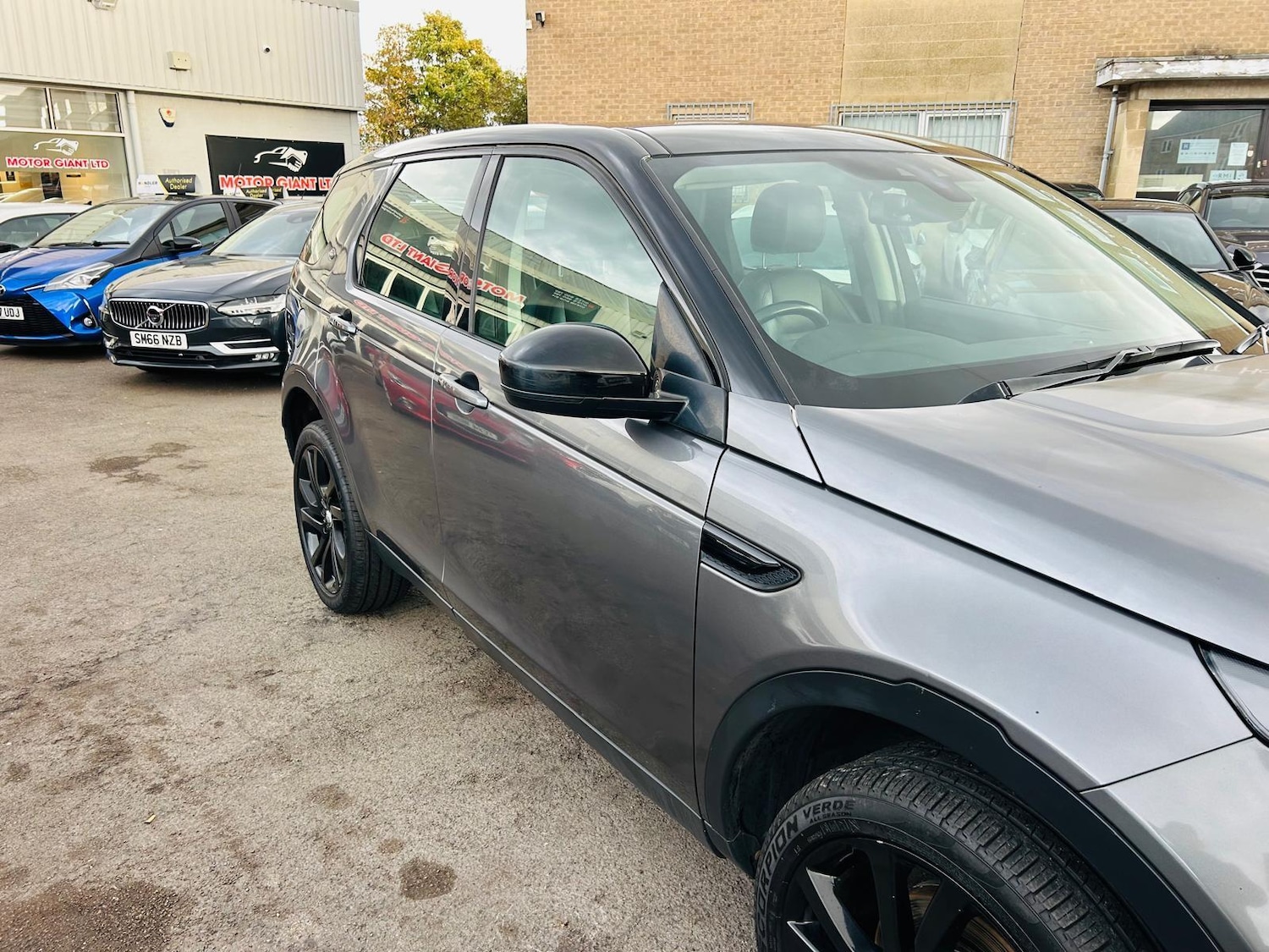 Used Land Rover Discovery Sport 2015 for sale - 76377637: Photo 12